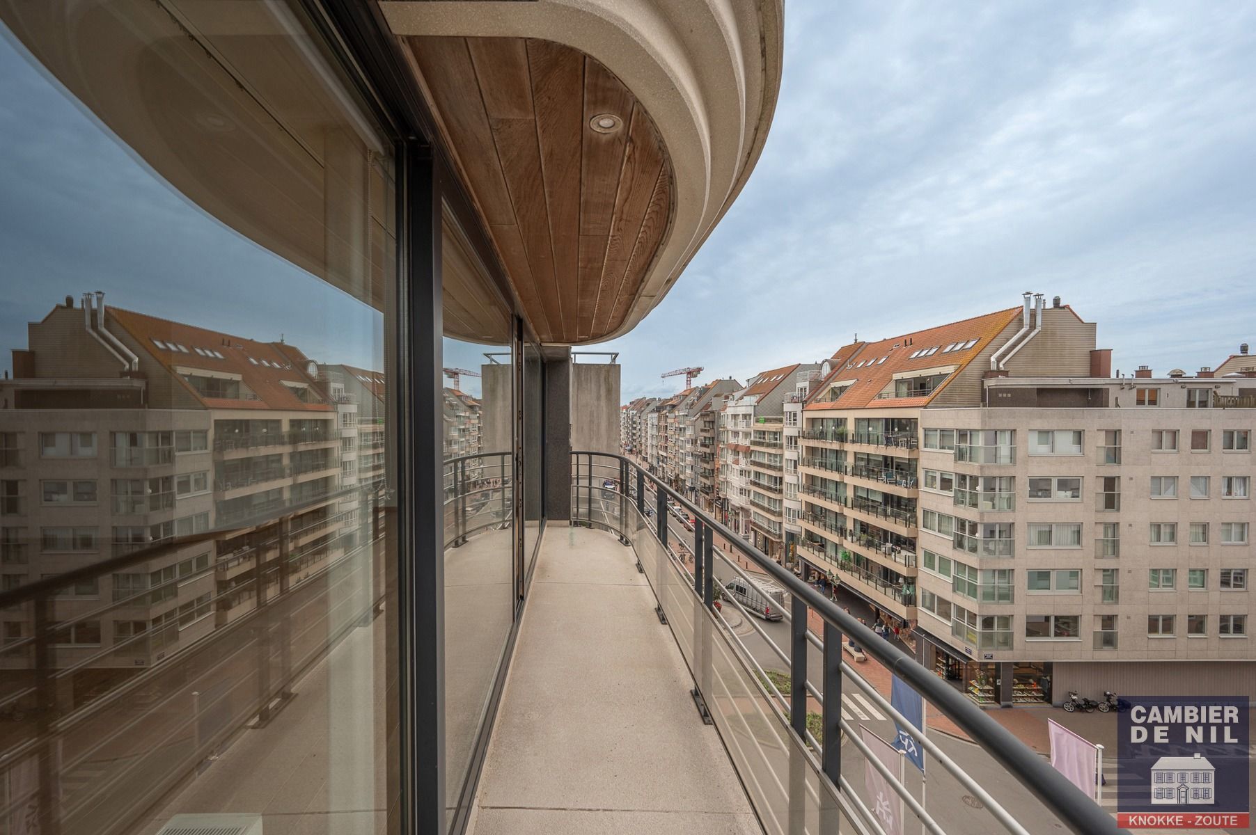 Ongemeubeld, ruim 3 SK-appartement op de Lippenslaan  foto 2