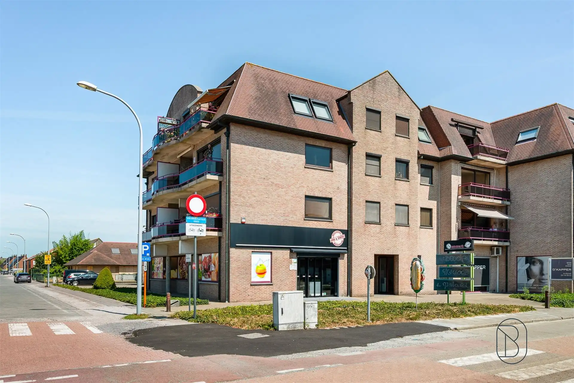 Veelzijdig handelspand met atelier op commerciële toplocatie foto 8