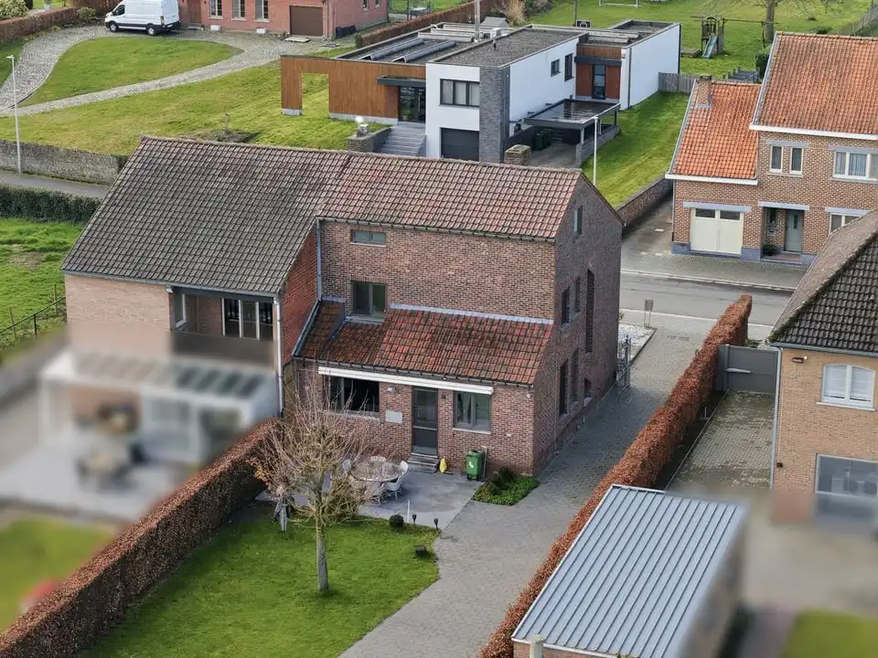 Instapklare gezinswoning met 3 slaapkamers en ruime tuin en garage in Tongeren foto 32