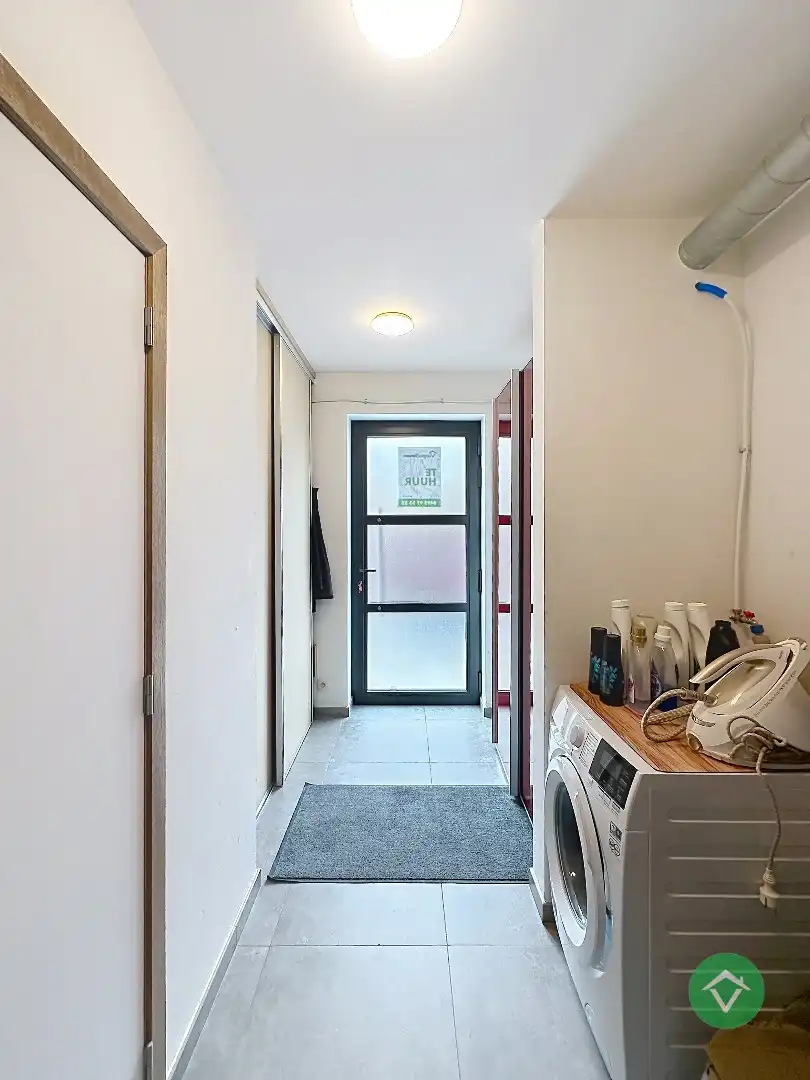 Verrassende rijwoning met 3 slaapkamers en garage te Oostende foto 8