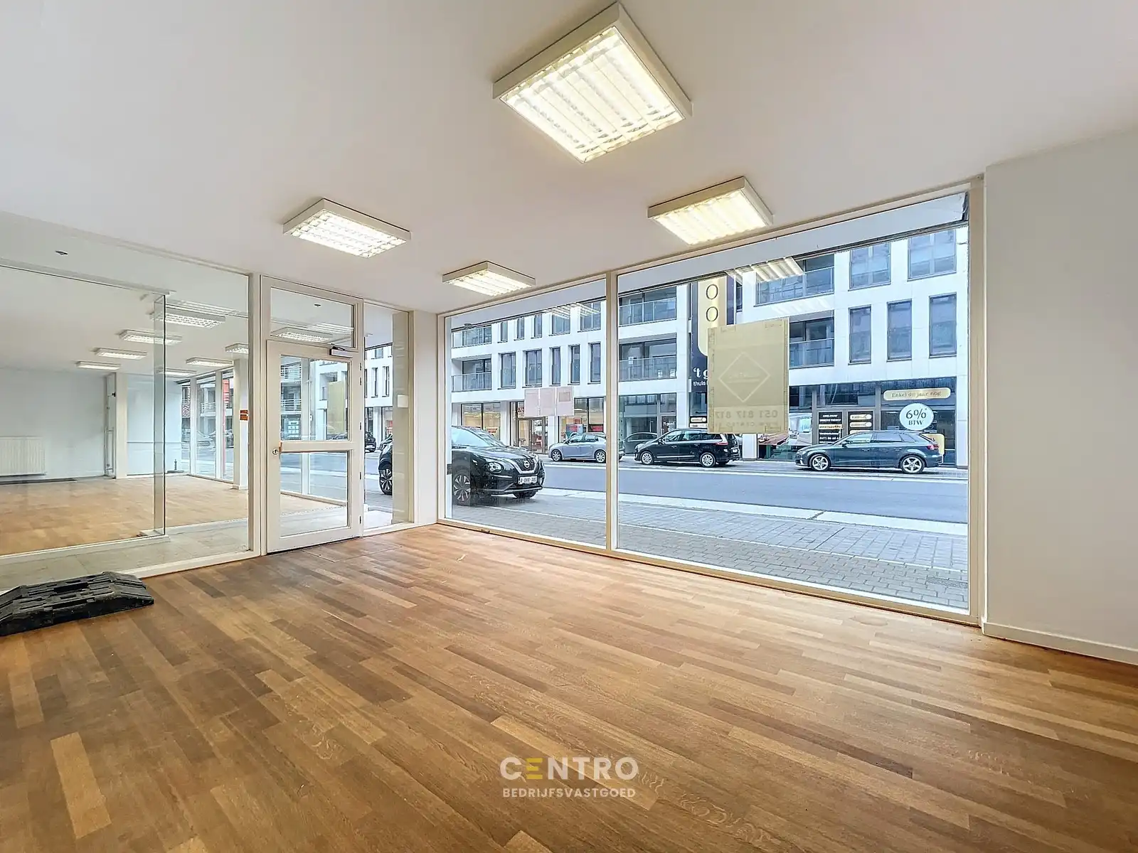 Unieke kantoor- en winkelruimten van ± 450m² te Roeselare - dicht bij de Grote Markt aan héél AANTREKKELIJKE prijs! foto 5