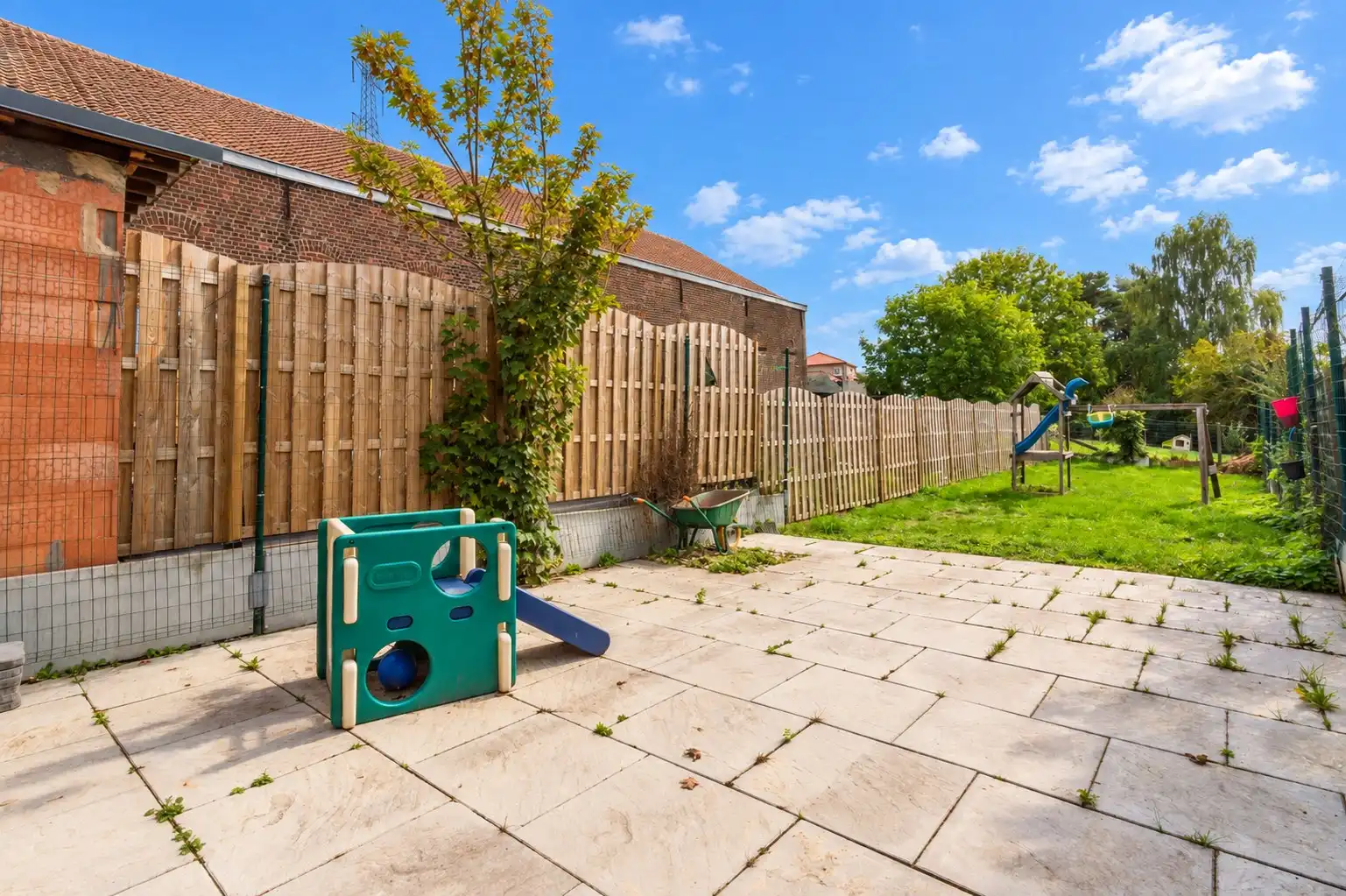 RUIME WONING MET 2-4 SLAAPKAMERS, GARAGE & TUIN ! foto 3
