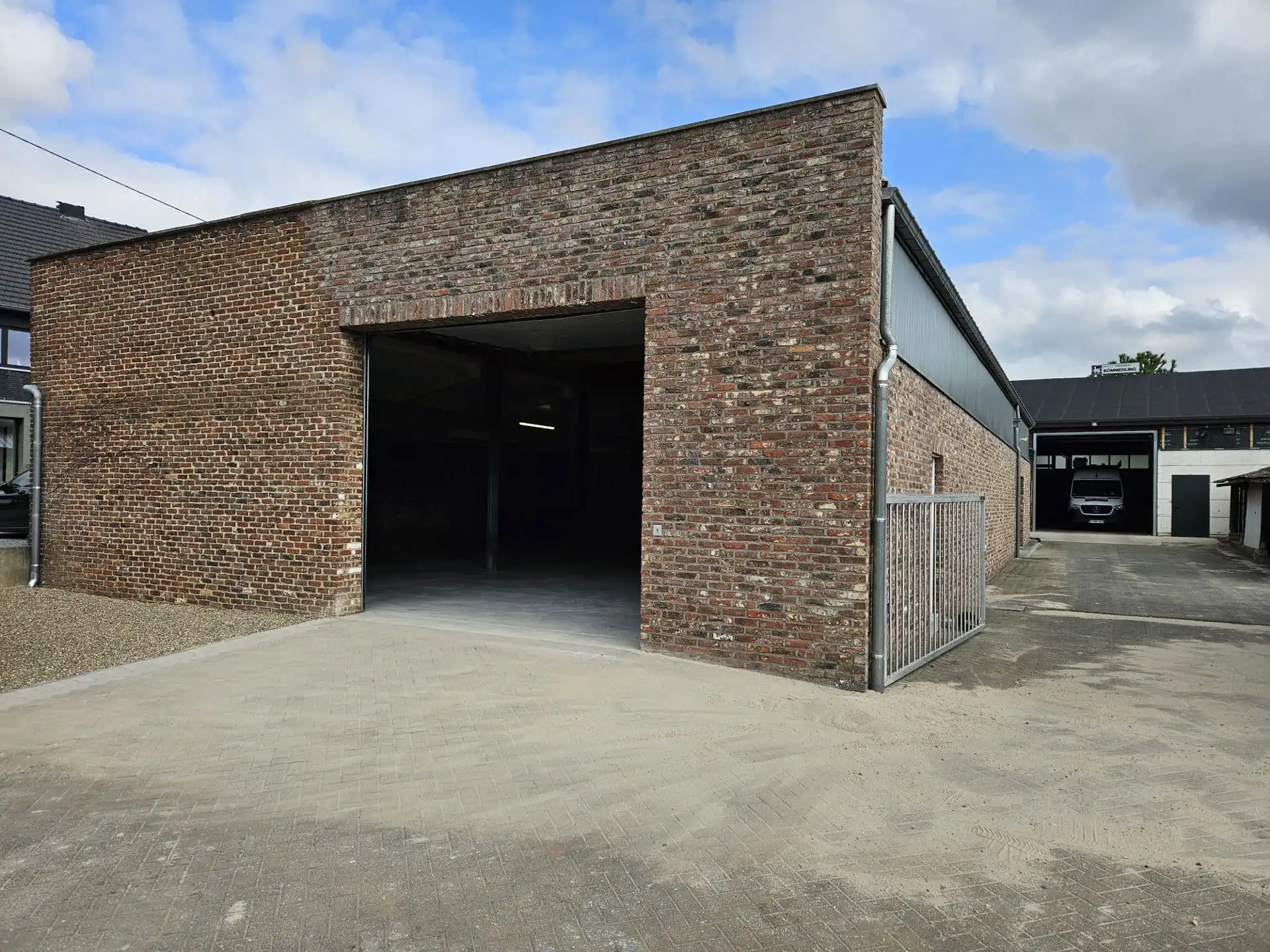 TE HUUR Oudsbergen - magazijn/werkplaats van 293m² foto 7