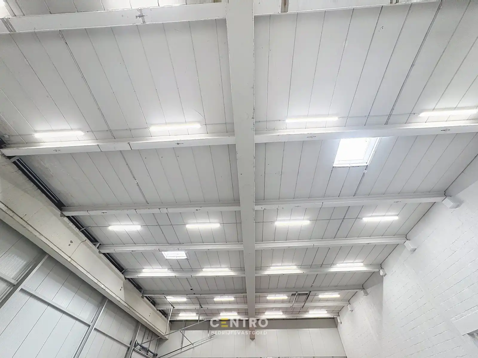 NB KMO-UNIT (410.82m²) te koop met 4 private parkeerplaatsen voor de deur, elektrische sectionaalpoort en sanitair blok op industriezone "Herdersbrug" te 8000 Brugge foto 5