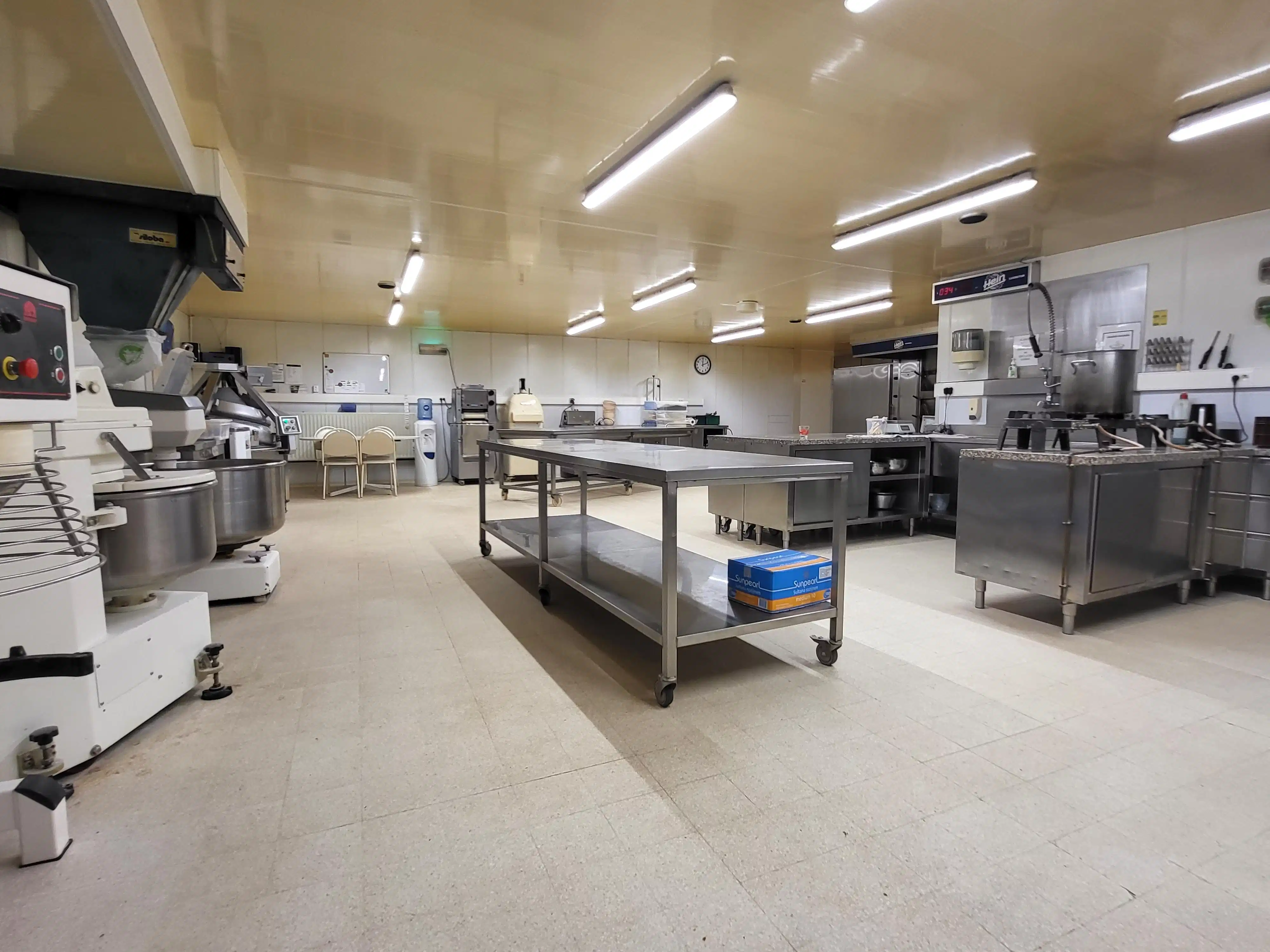 Handelspand met woongelegenheid en ruime tuin in het charmante Sint-Maria-Lierde foto 8