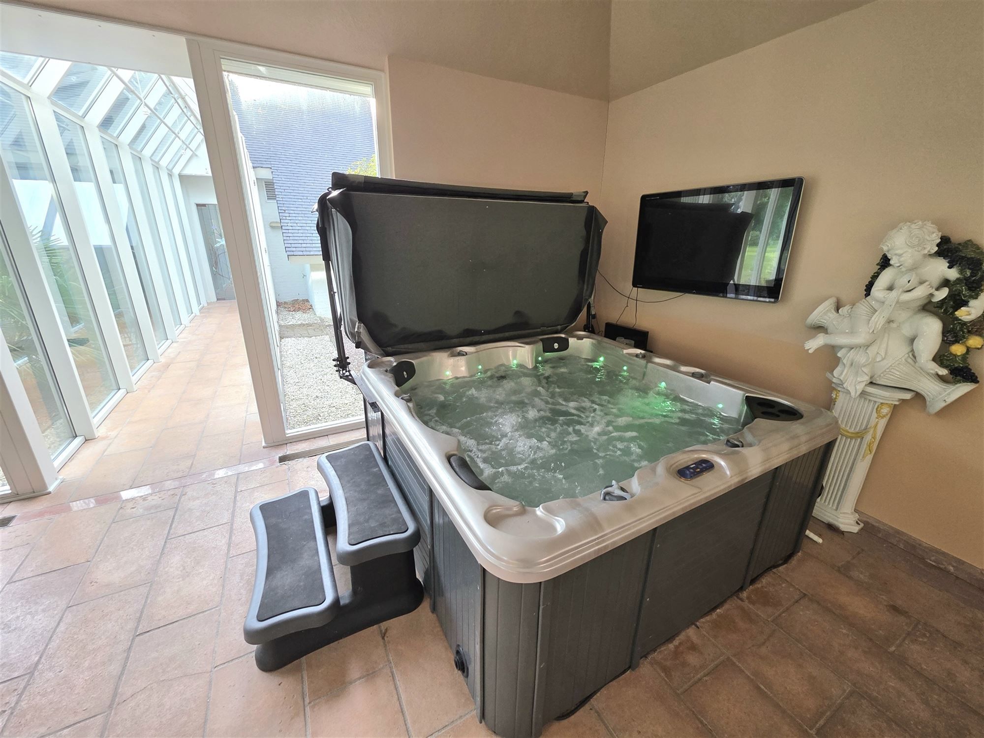 Statig landgoed met binnenzwembad op toplocatie foto 39