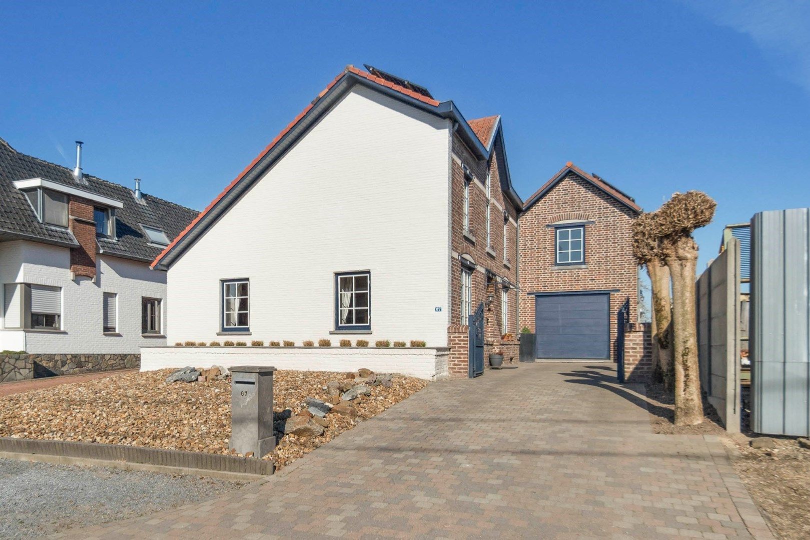 Prachtig gerenoveerde vrijstaande woning met heerlijke tuin met zwembad op 16a16ca foto 5