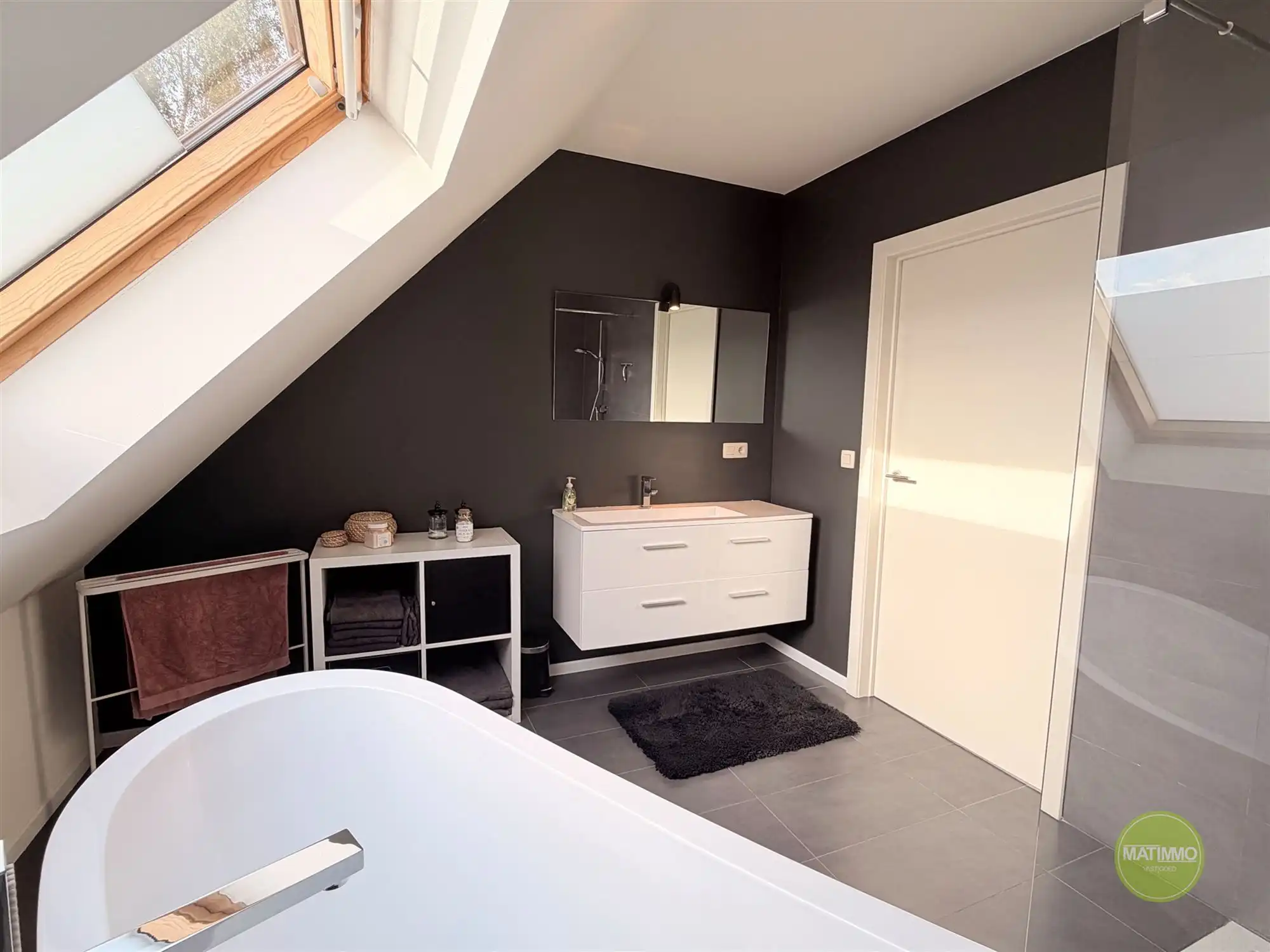 BEMEUBELD DAKAPPARTEMENT MET RUIM TERRAS IN MOL foto 12