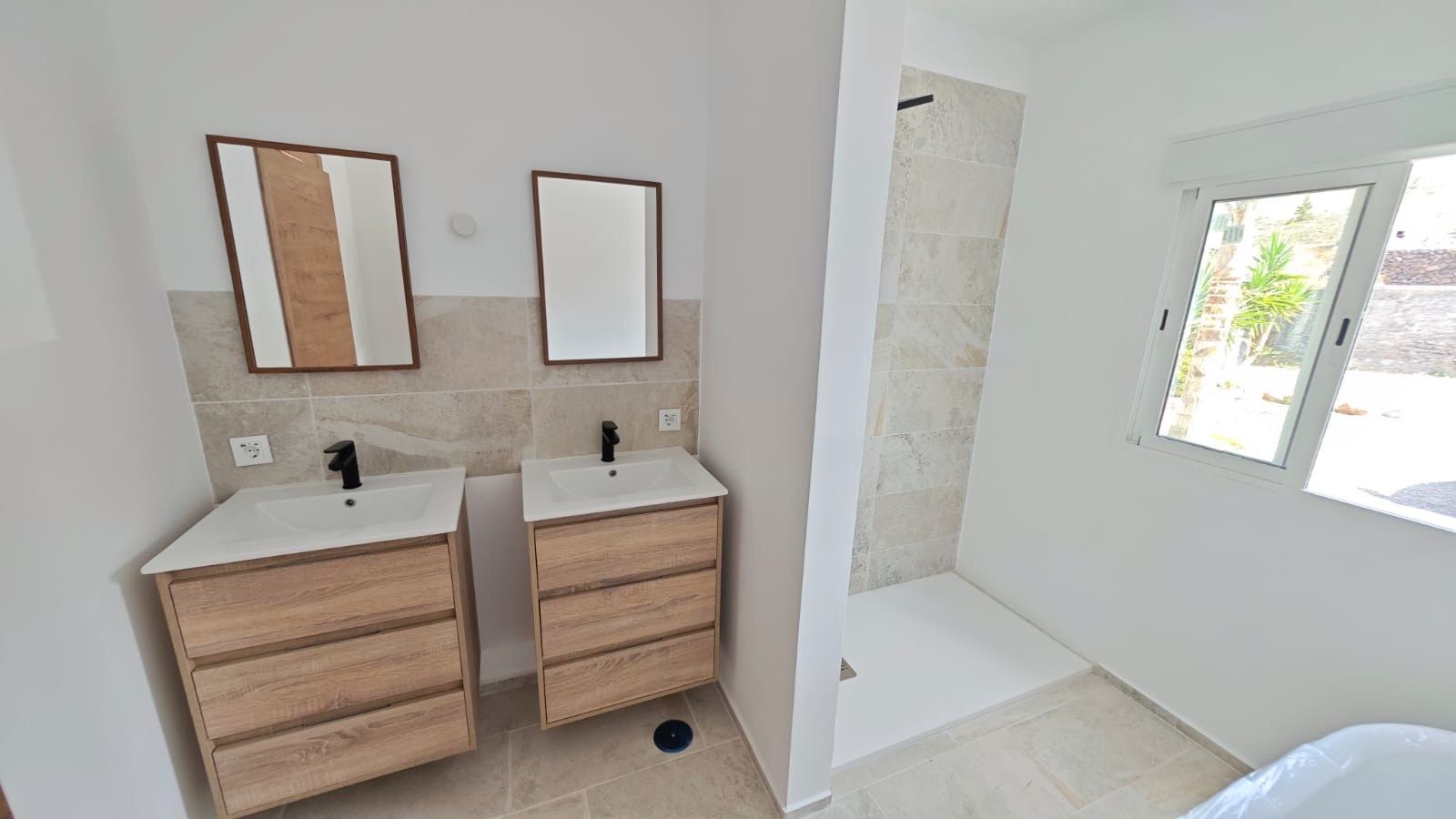 Ruime woning op toplocatie! foto 11