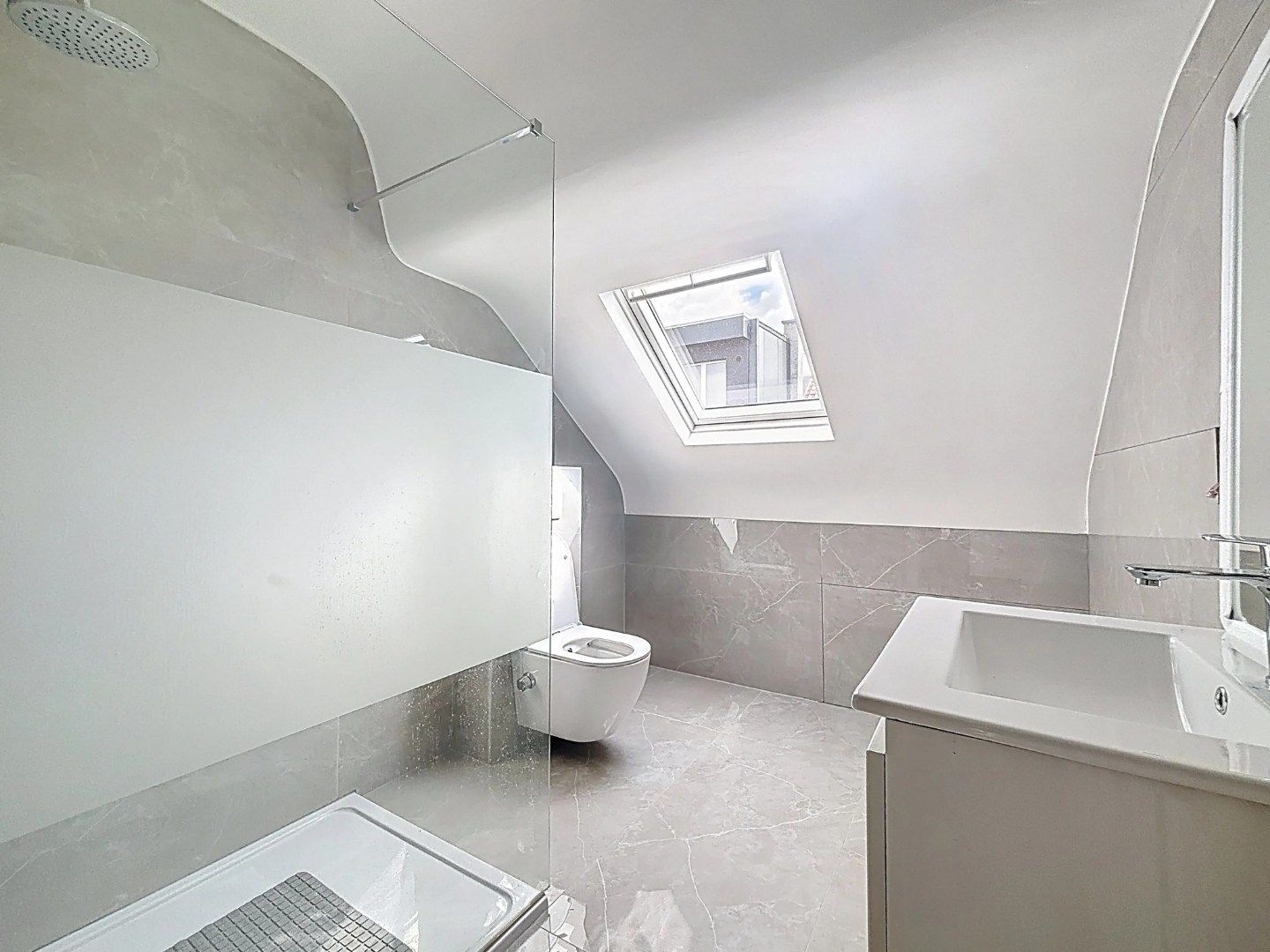 MAISON 4 CHAMBRES + 3 SDB EN PARFAIT ETAT ! foto 14