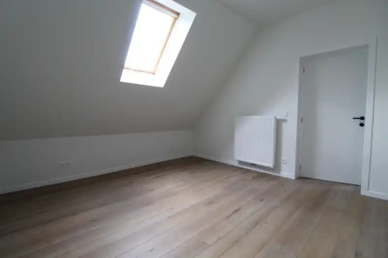 Gerenoveerde woning met drie/vier slaapkamers te Kachtem foto 12