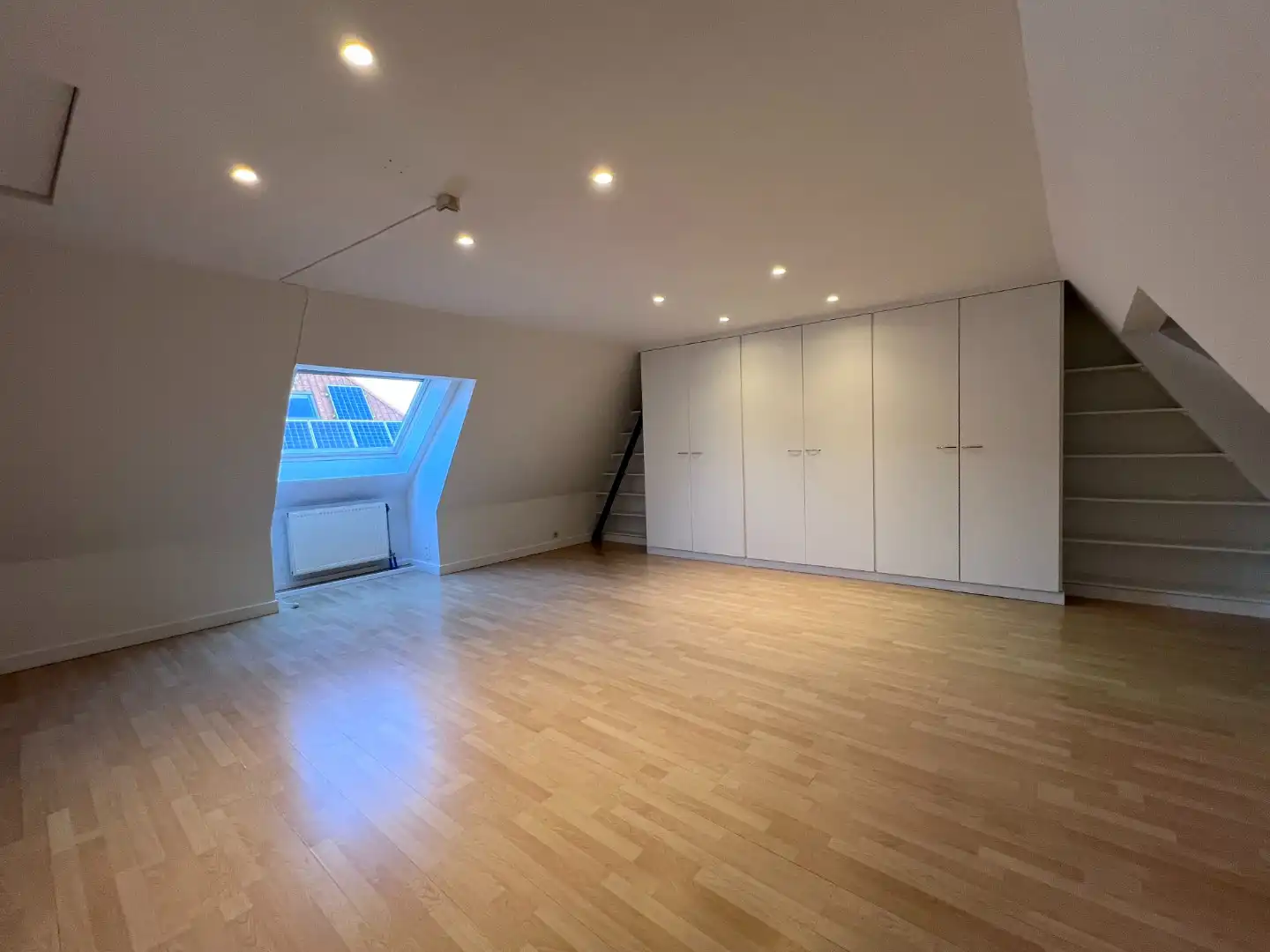 Ruime en lichtrijke woning met tuin te huur in Zomergem foto 20