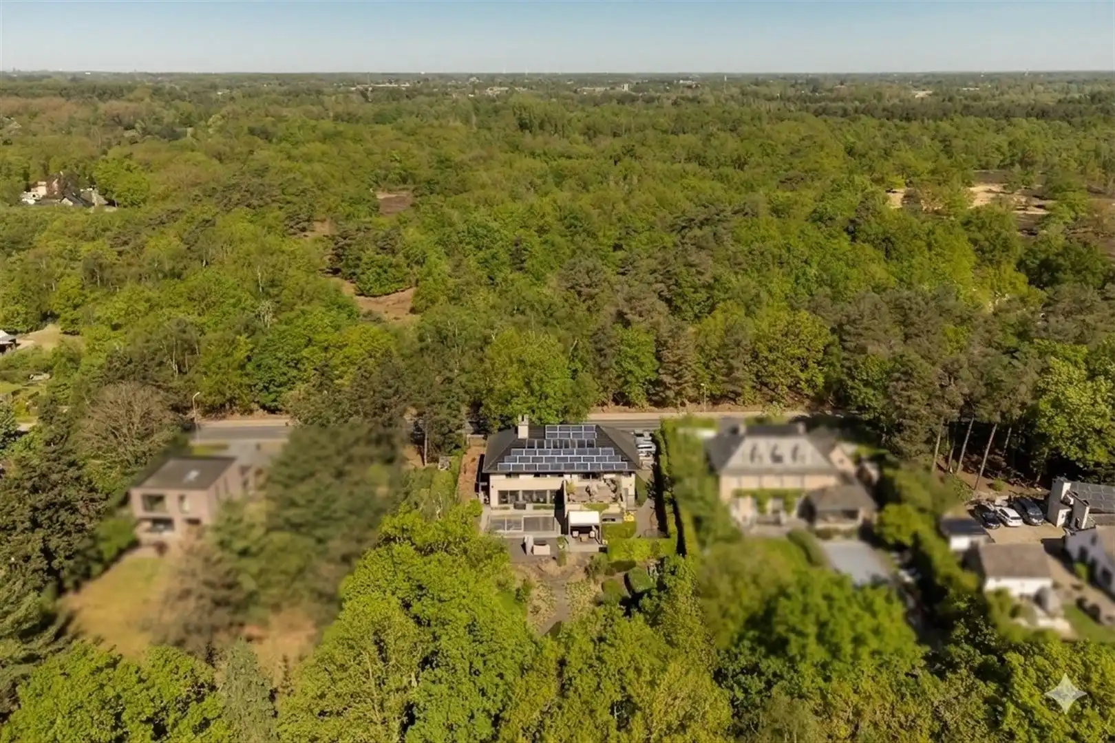 Exclusieve familievilla met zwembad aan de Kesselse Heide. foto 29