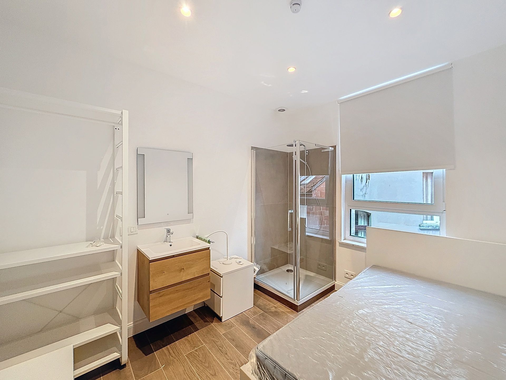 FLAGEY, KAMER IN EEN CO-LIVING HUIS foto {{pictureIndex}}