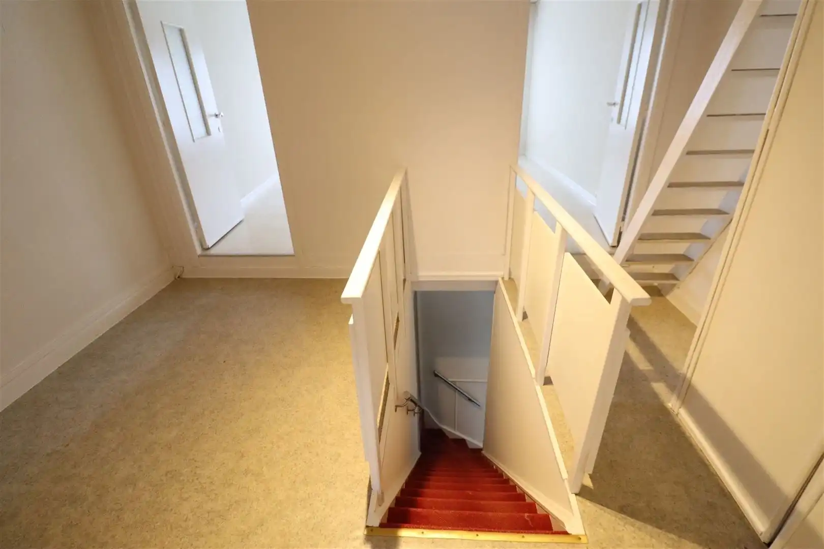Opgefriste woning met 2 slaapkamers foto 16