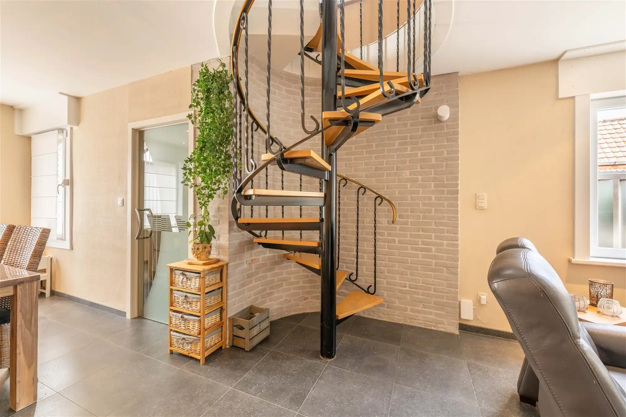 Woning met loods foto 8
