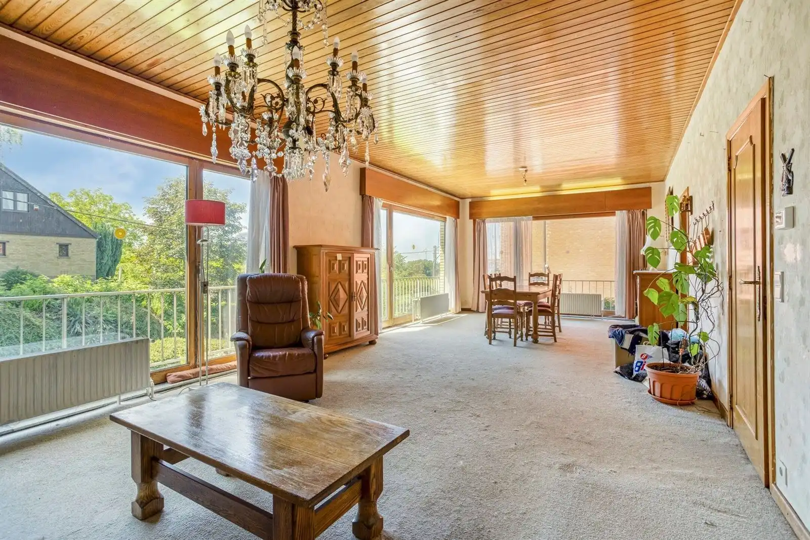 Te renoveren gezinswoning  (371 m²) met 5 slaapkamers op een perceel van 10a66ca te Huizingen foto 5