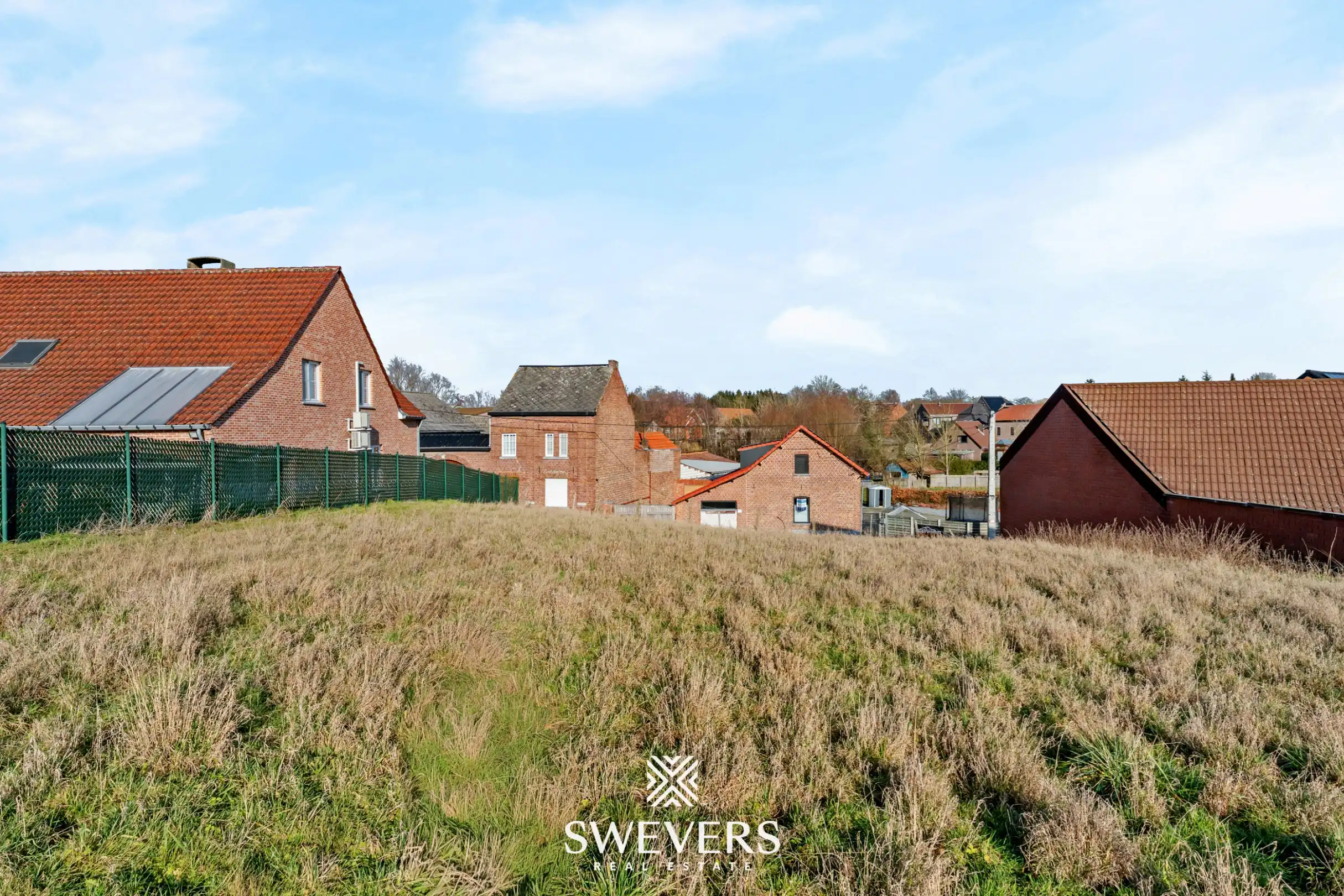 Royaal perceel gelegen in landelijke omgeving foto 13