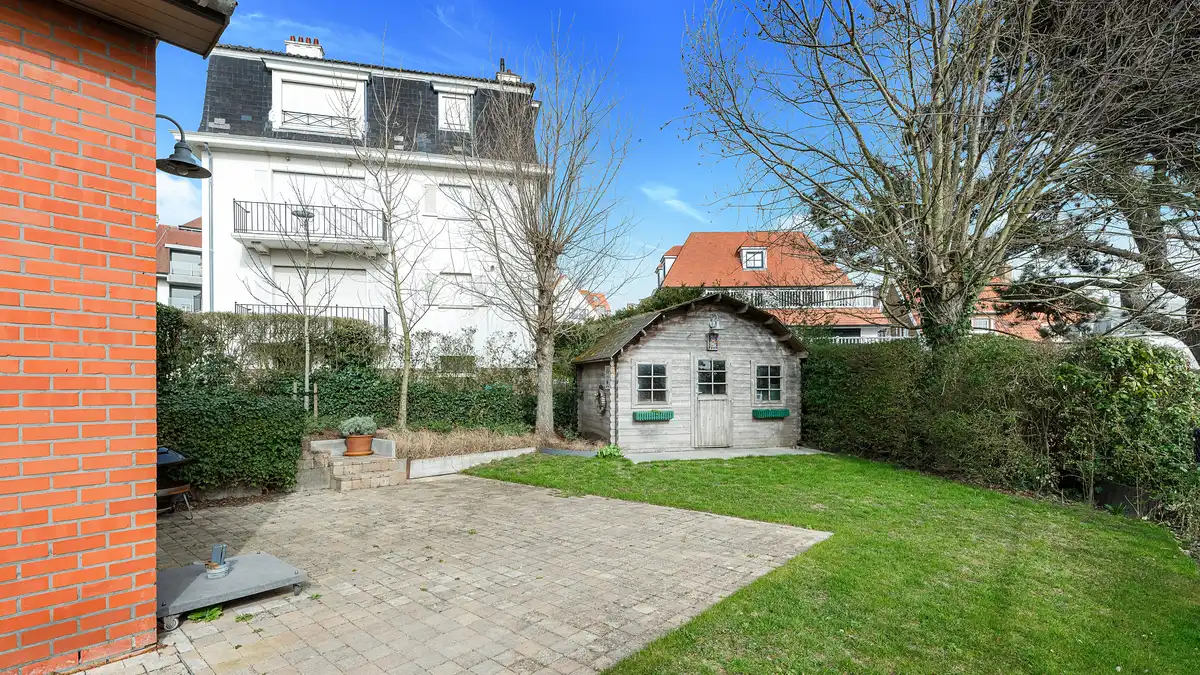 Subliem gerenoveerde koppelvilla op 150m van het strand te koop! foto 25