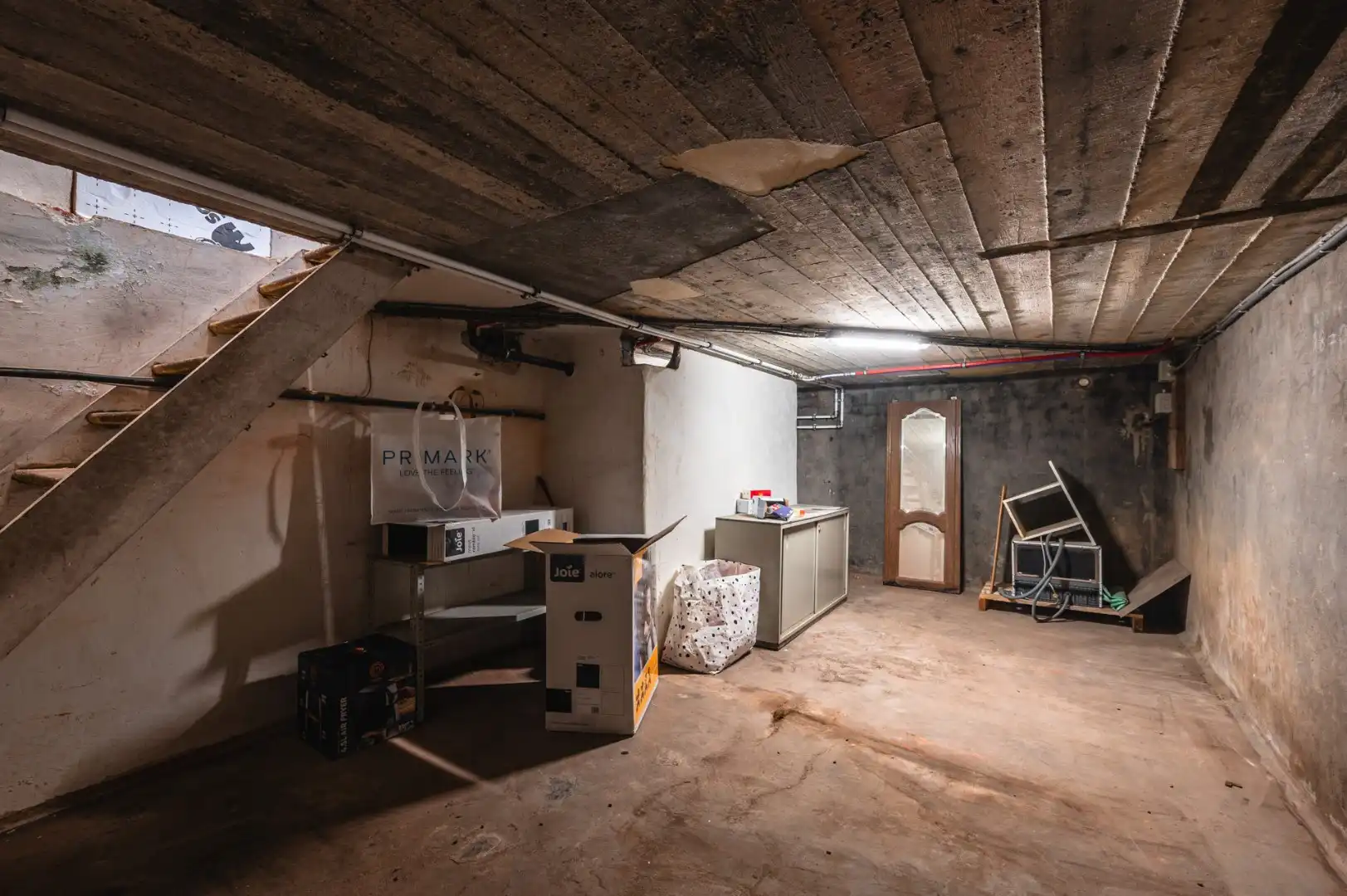 Alleenstaande en bijhuis op ongeveer 809 m² te Torhout. foto 9