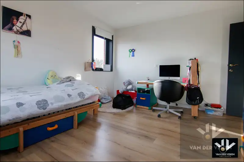 HALFOPEN WONING IN RUSTIGE OMGEVING TOFFE GEZINSWONING foto 15