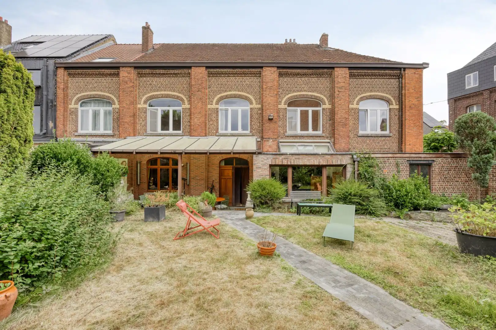 Hoofdfoto van de publicatie: Charmant en karaktervol herenhuis, bureau en praktijkruimte, 4 kamers - 1502 LEMBEEK (HALLE)