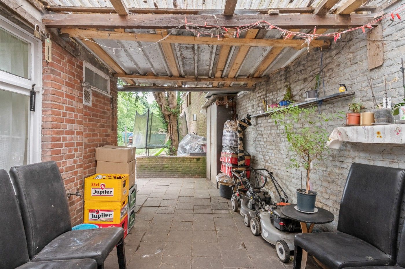 Te renoveren woning met 3 slpk. en tuin foto 18