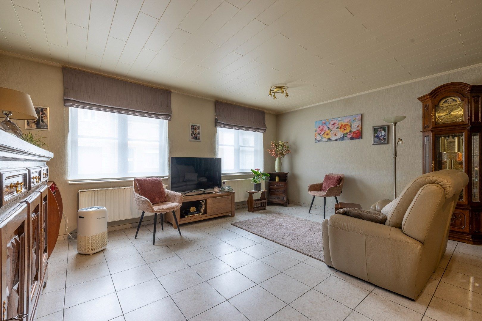 Ruim gelijkvloers 2 slk app met terras en garage foto 3