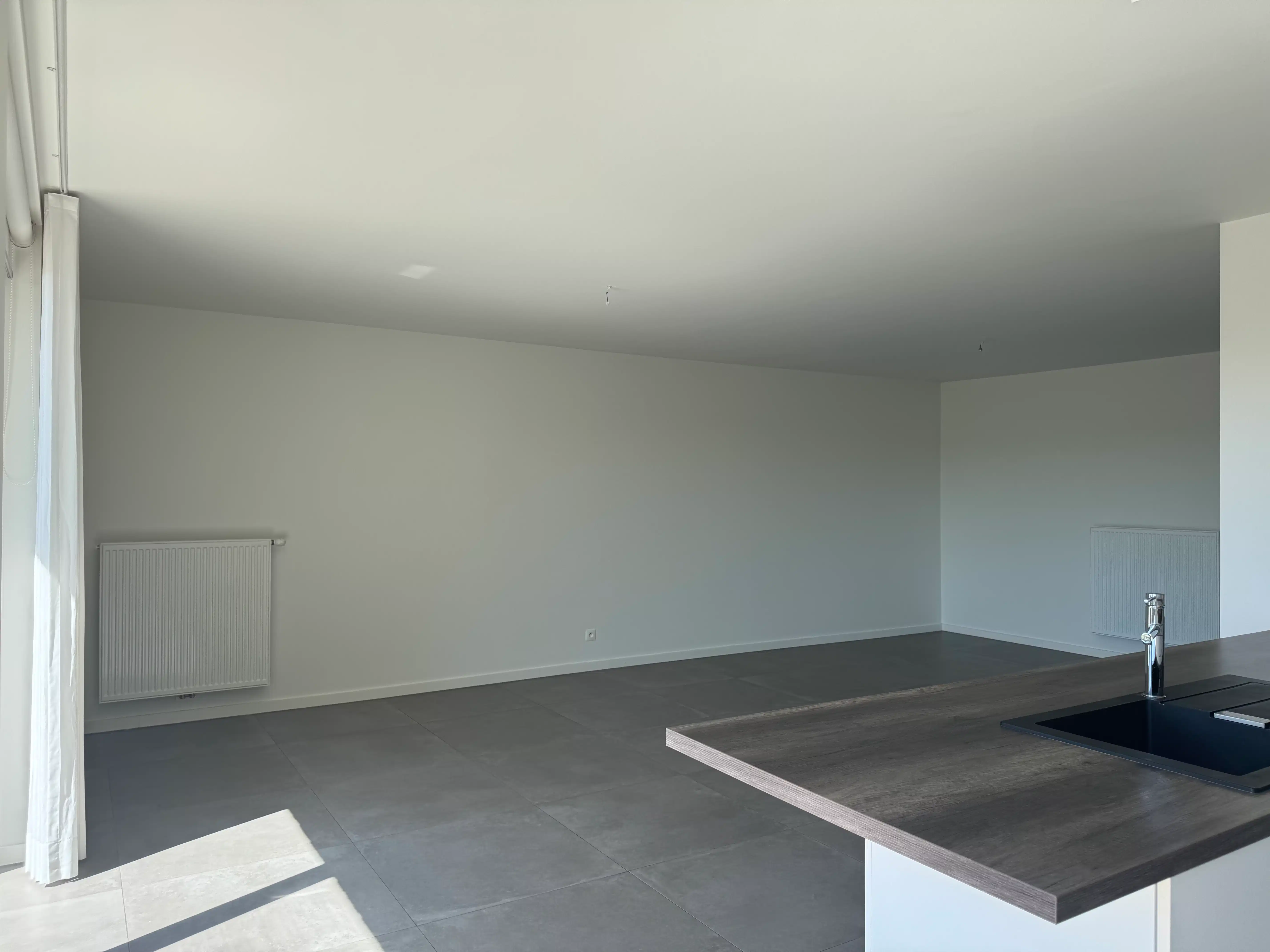 Ruim 2-slaapkamer appartement nabij centrum Genk foto 9