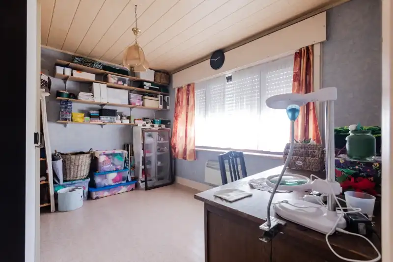 Rustig gelegen, te moderniseren woning met 3 slaapkamers (meer mogelijk), tuin en grote garage op 288m². foto 10