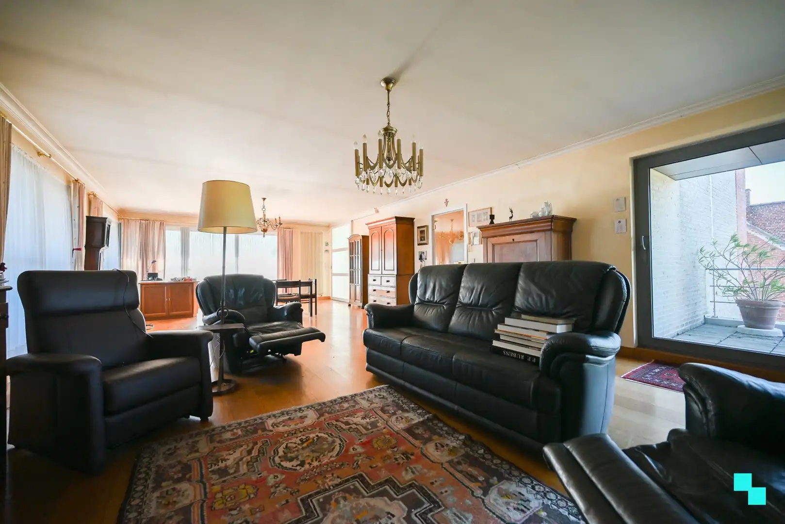 Unieke penthouse met drie terrassen in hartje Izegem foto 10