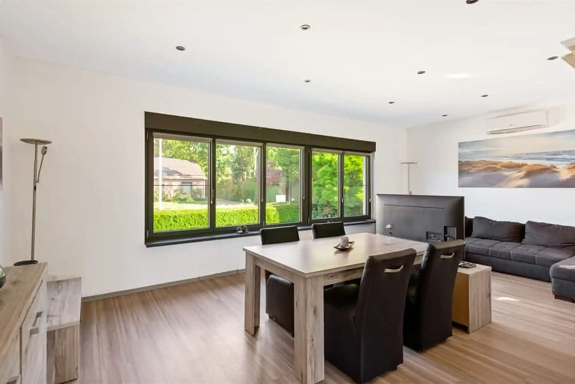 Centraal gelegen OB met ruime garage en tuin! foto 3