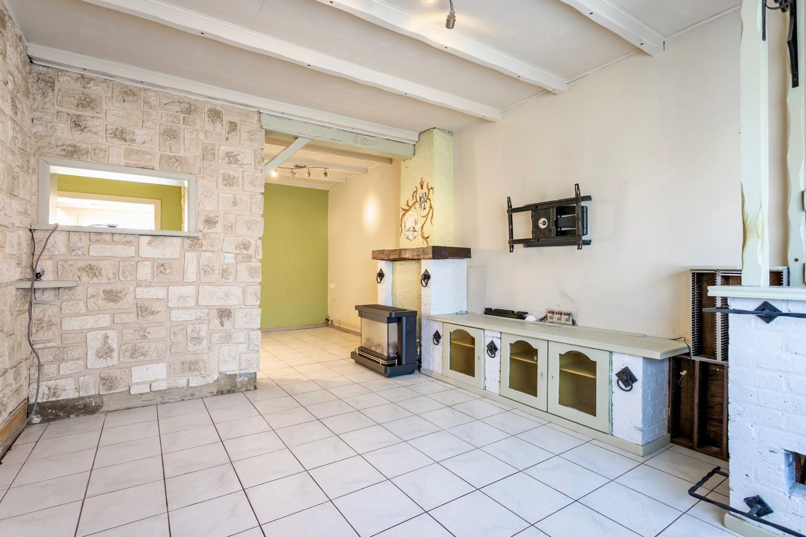 Te renoveren woning met 3 slpk  foto 2