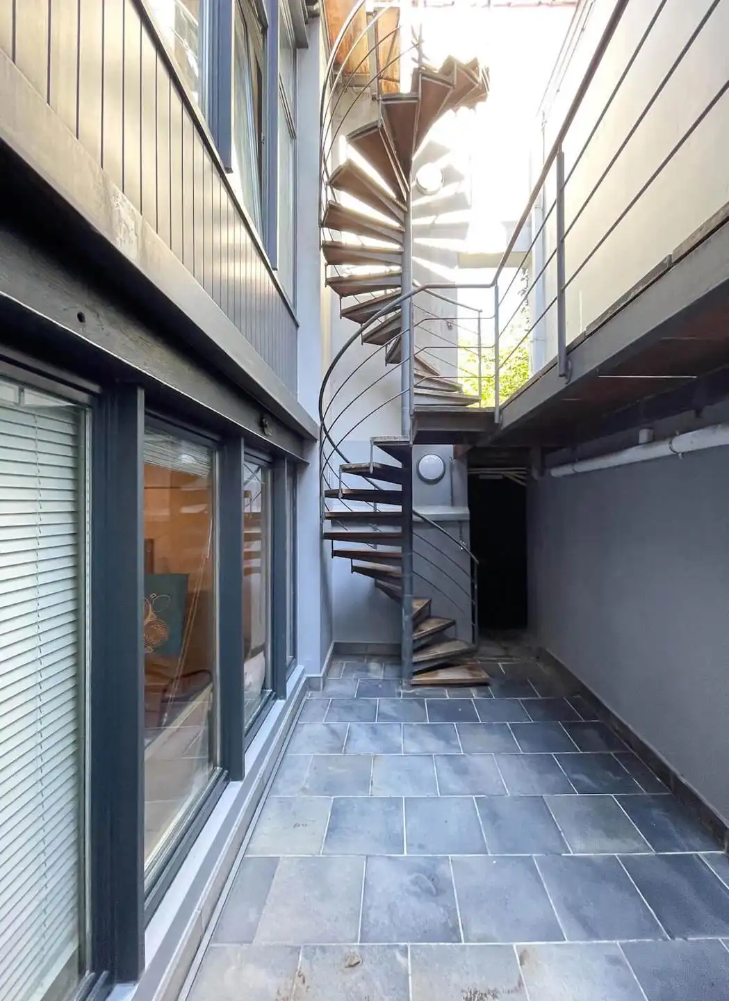 Flagey, uitzonderlijke loft van 330 m² in alle rust foto 3