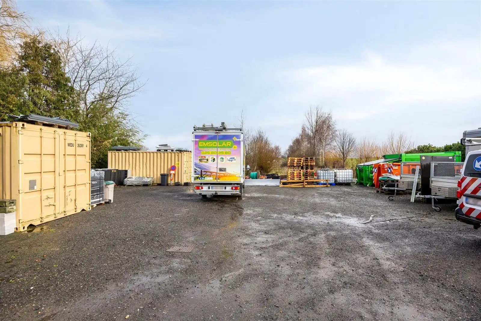 Woning 2 slaapkamers met magazijn en bureel  foto 24