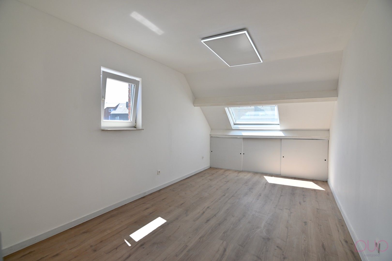Instapklaar appartement met 2 slaapkamers en staanplaats nabij het centrum van Tongeren foto 4