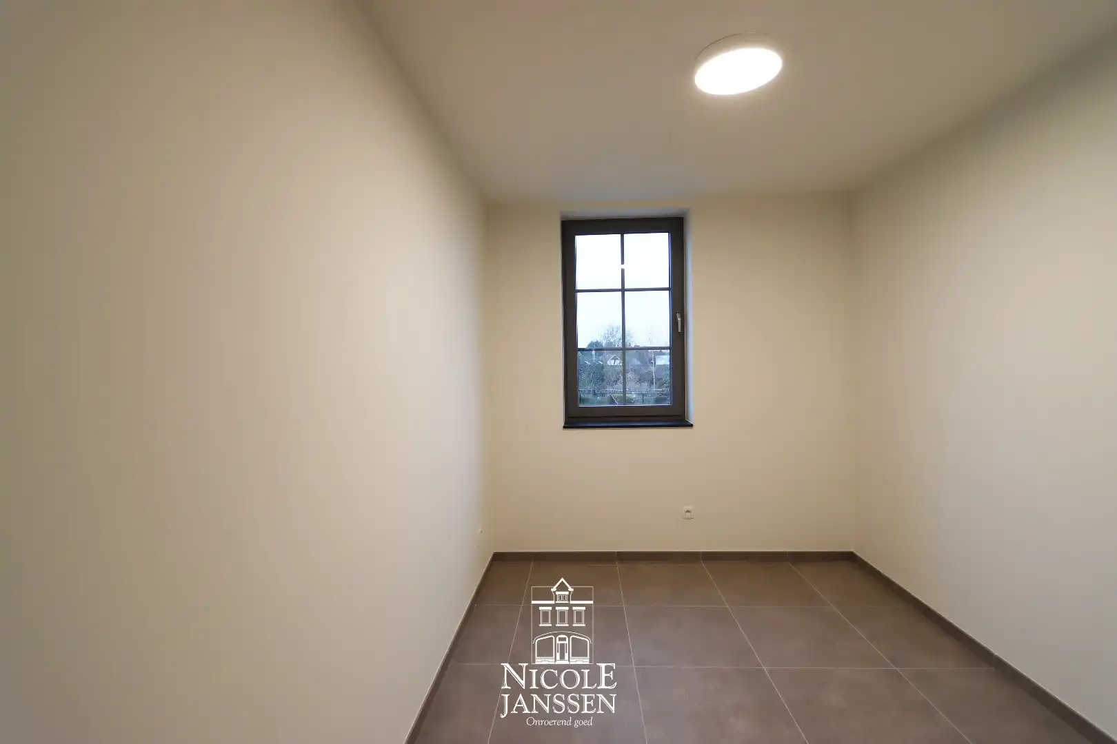 Nieuwbouwwoning met carport foto 13