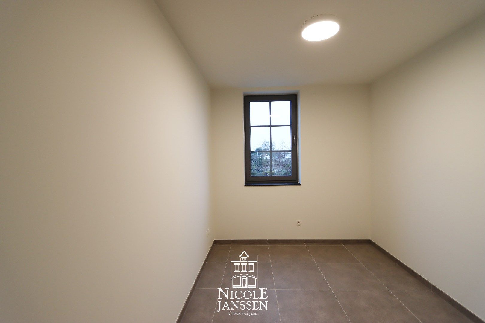 Nieuwbouwwoning met carport foto 13