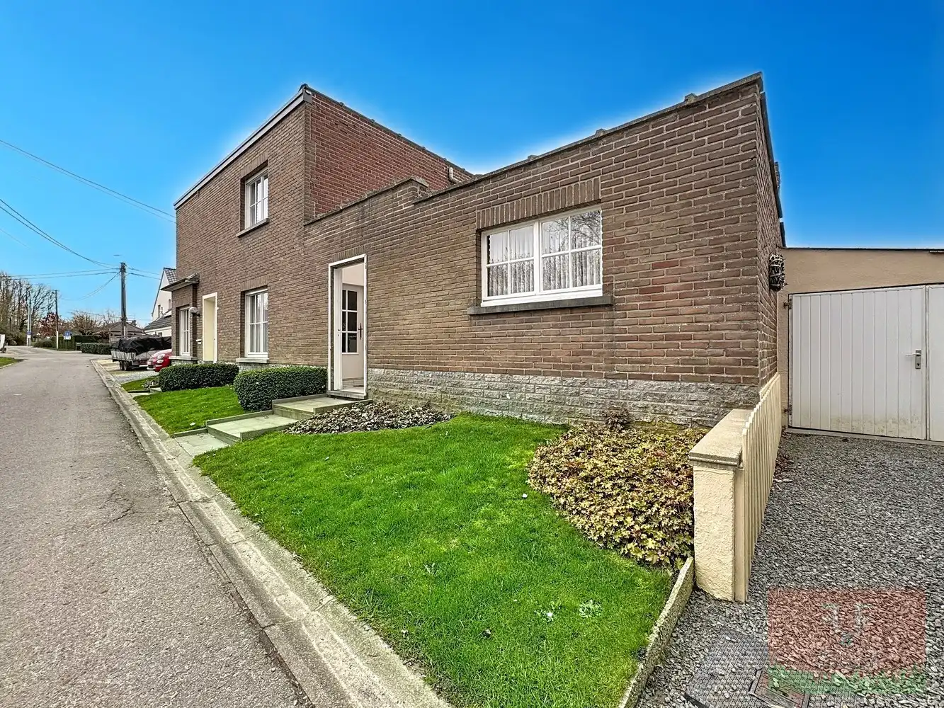 Open gezinswoning met ruime slaapkamers, garage en open tuin te Vlierzele foto 30