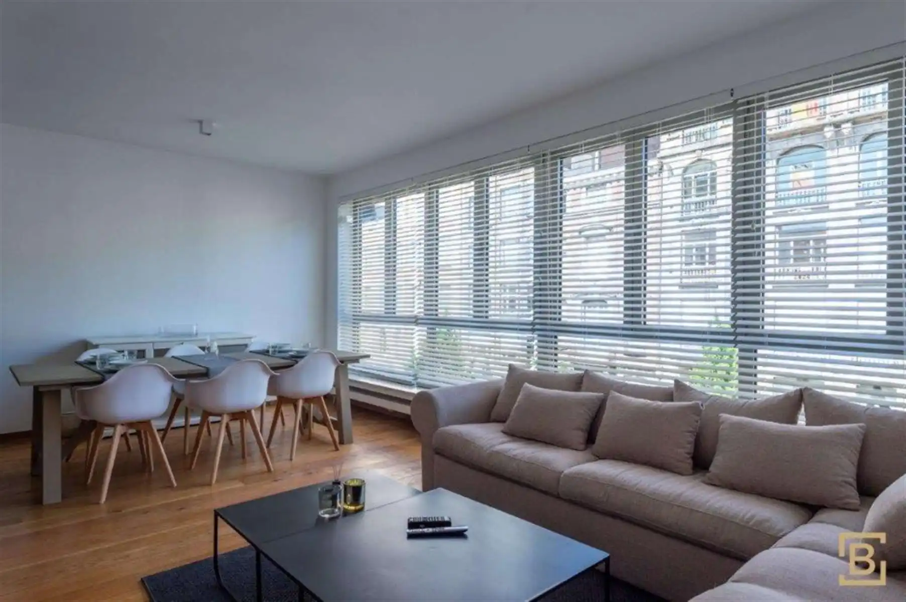 Gerenoveerd en modern gemeubeld appartement drie slaapkamers. foto 5