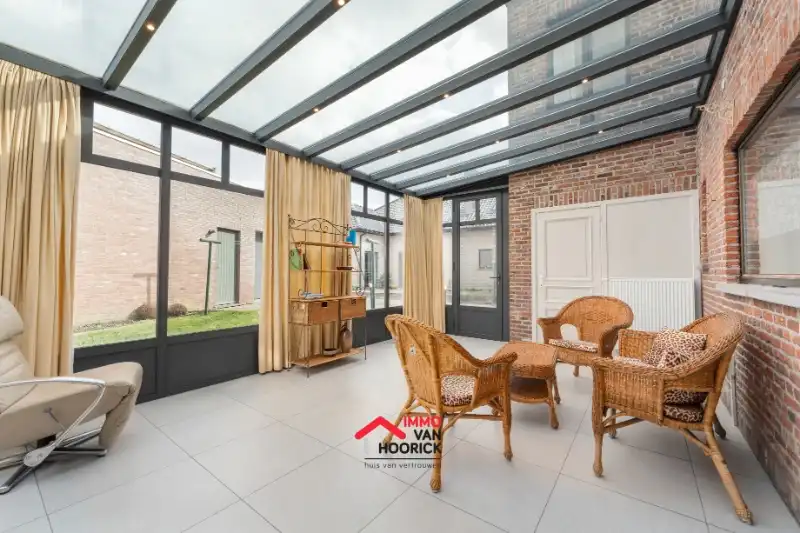 Instapklare woning met 3 slaapkamers, garage 72m² en carport 39m² !! foto 5