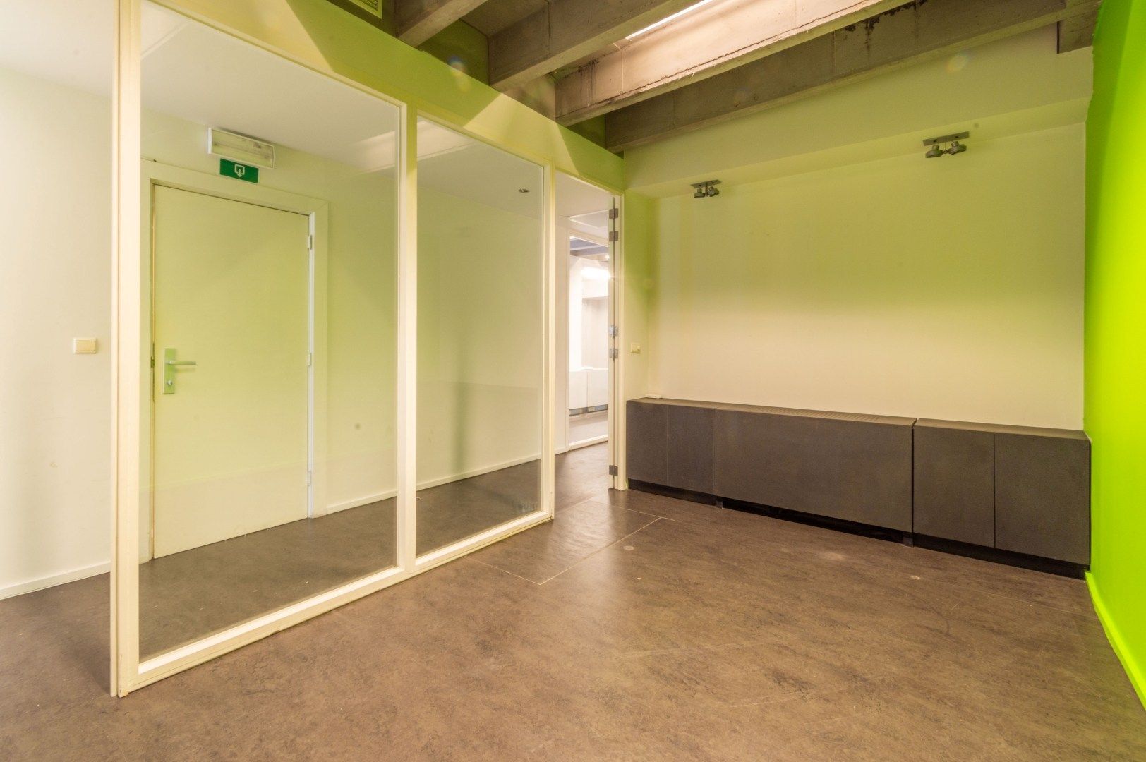 Een centraal gelegen en energiezuinige kantoorruimte! foto 6