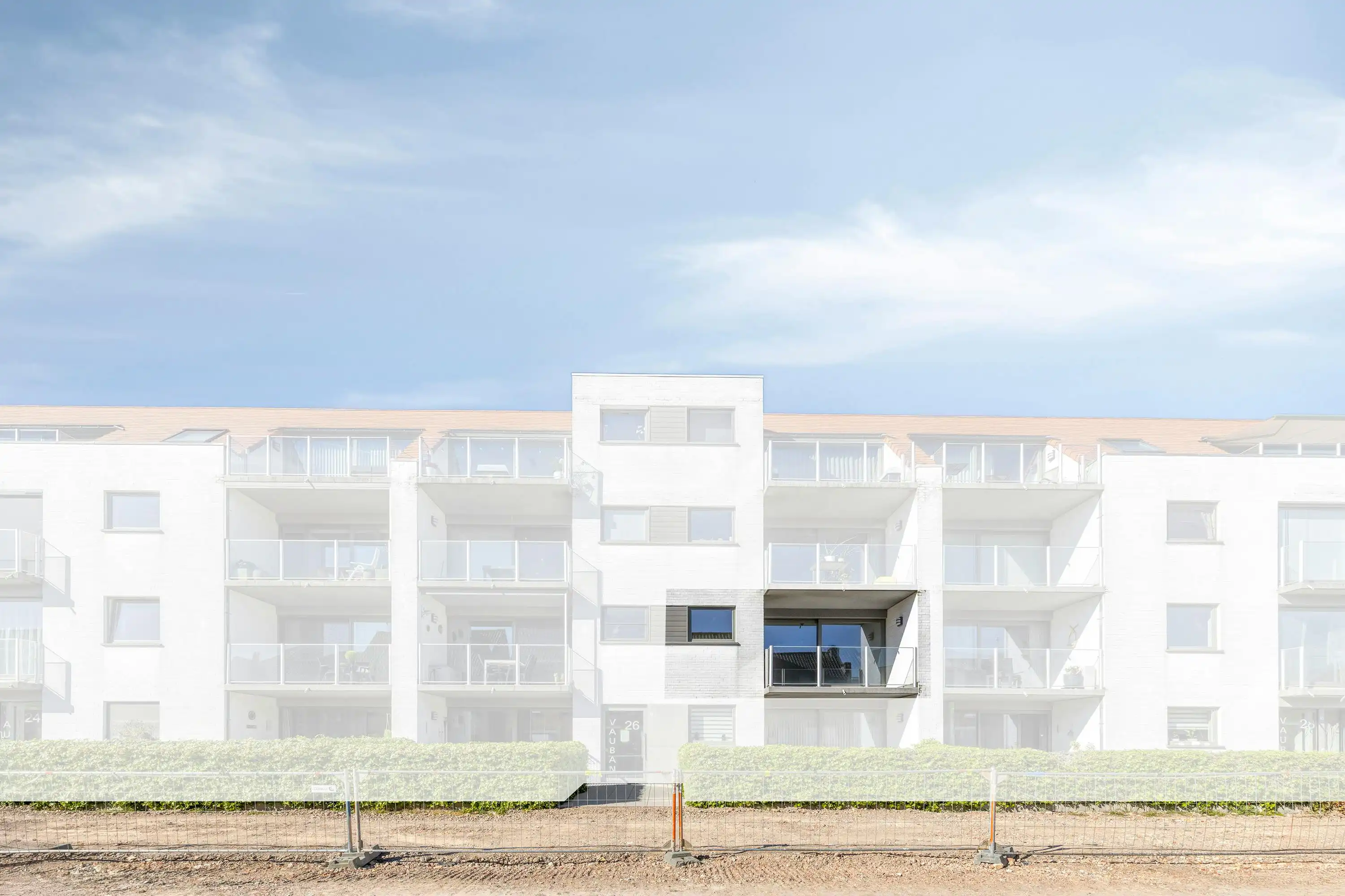 Appartement met 2 slaapkamers en staanplaats te Veurne. foto 4