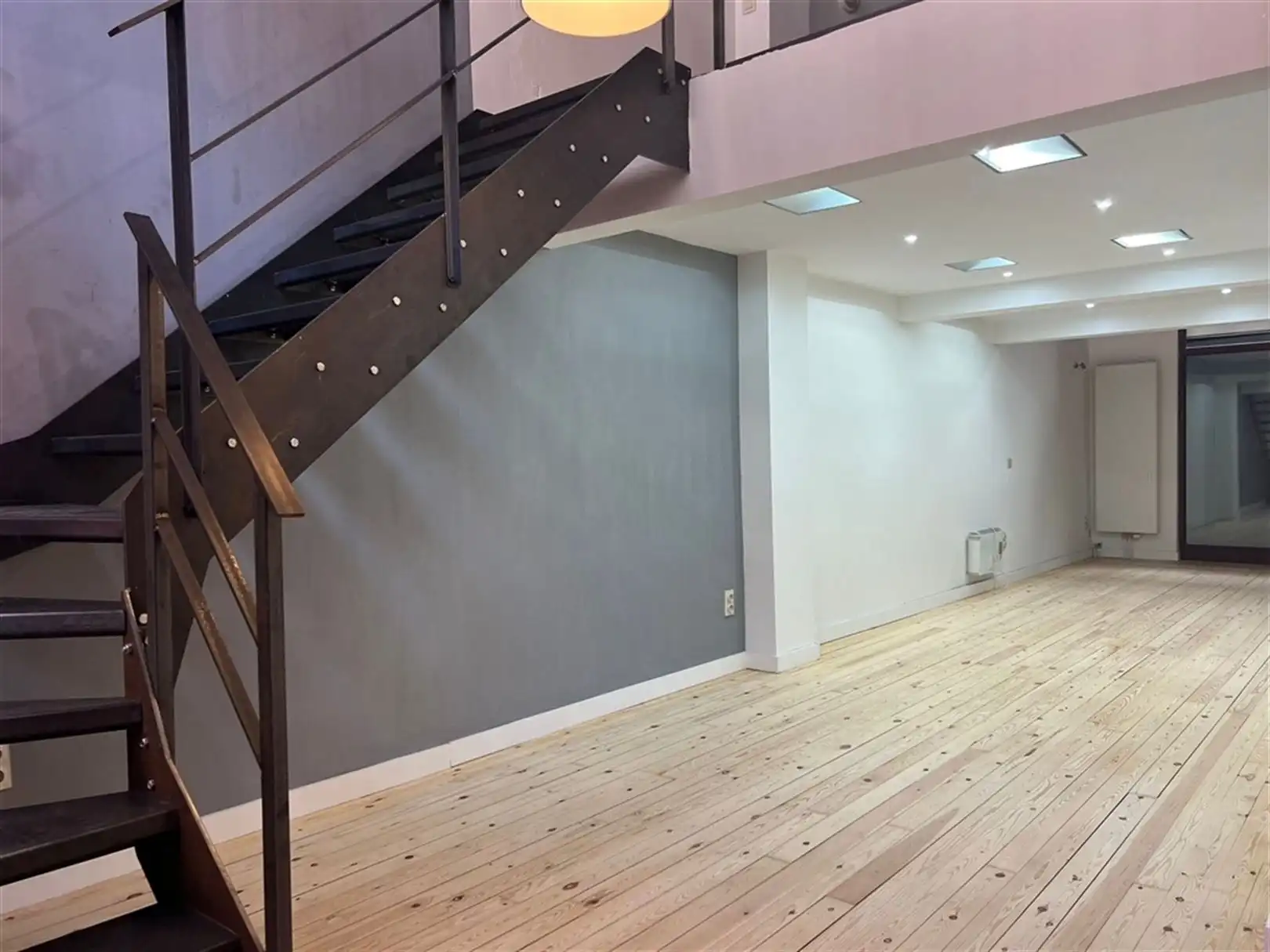 Gelijkvloers kantoor in authentieke trapgevelwoning foto 2