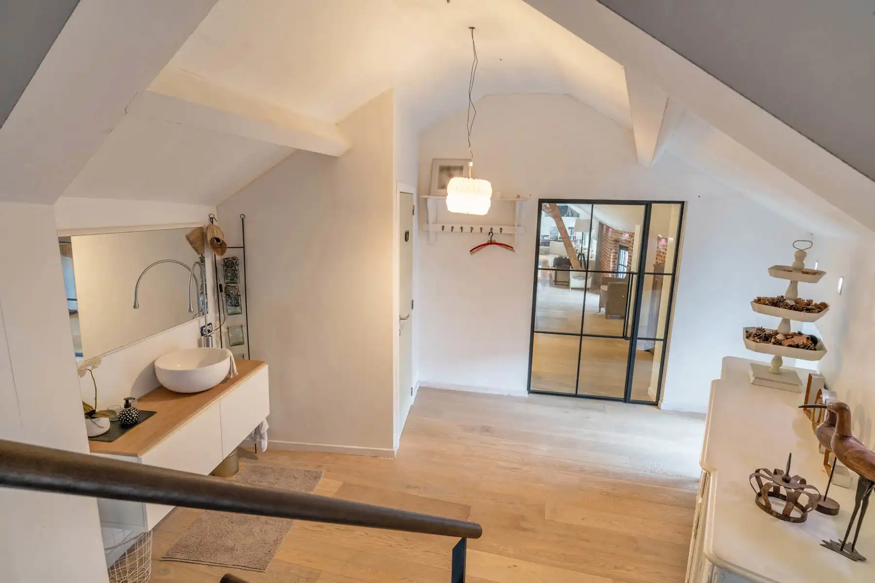 Karaktervolle gerenoveerde woning te Hoegaarden. foto 33