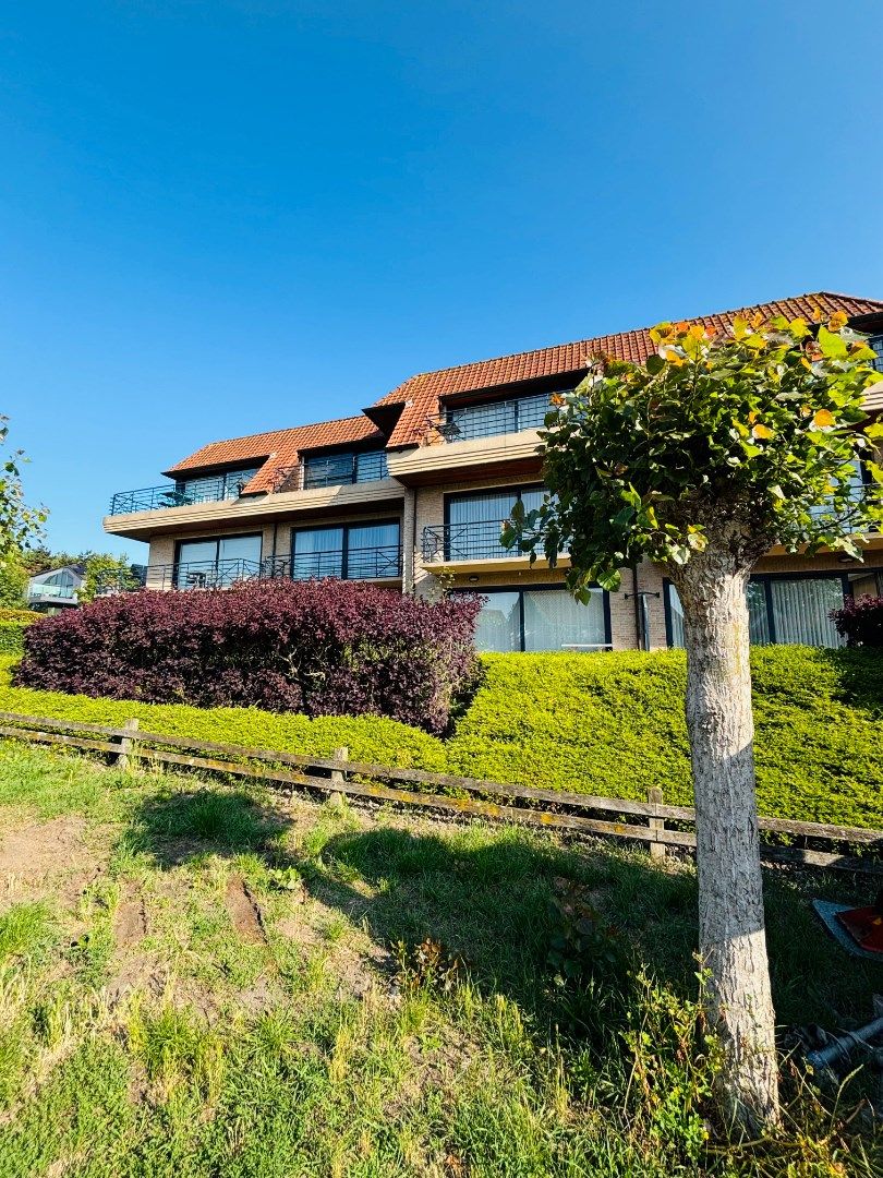 TIJDLOOS APPARTEMENT MET ZONNETERRAS  EN PANORAMISCH GROEN ZICHT foto {{pictureIndex}}