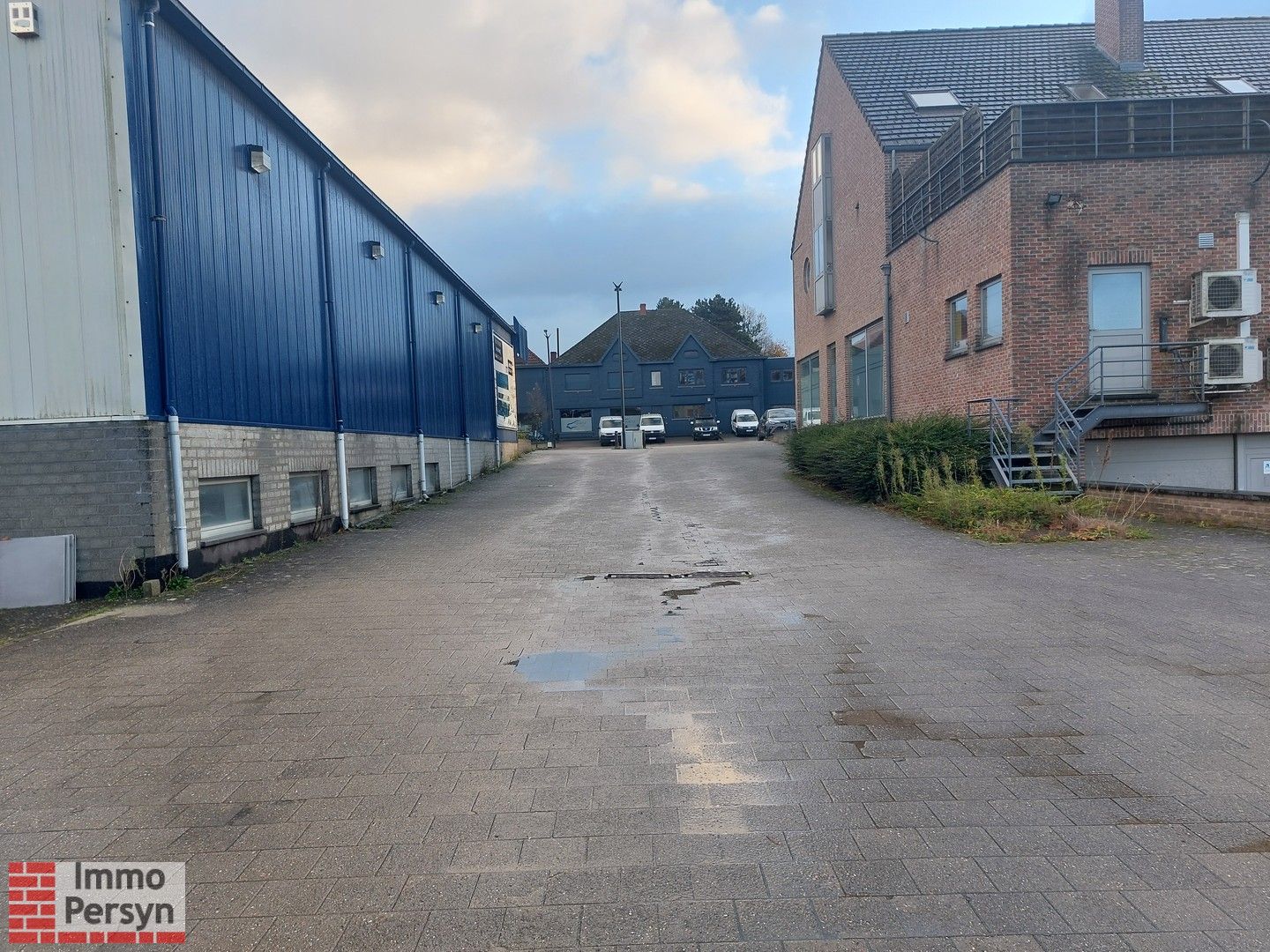 Handelspand/opslagloods te huur op gunstige ligging foto 13