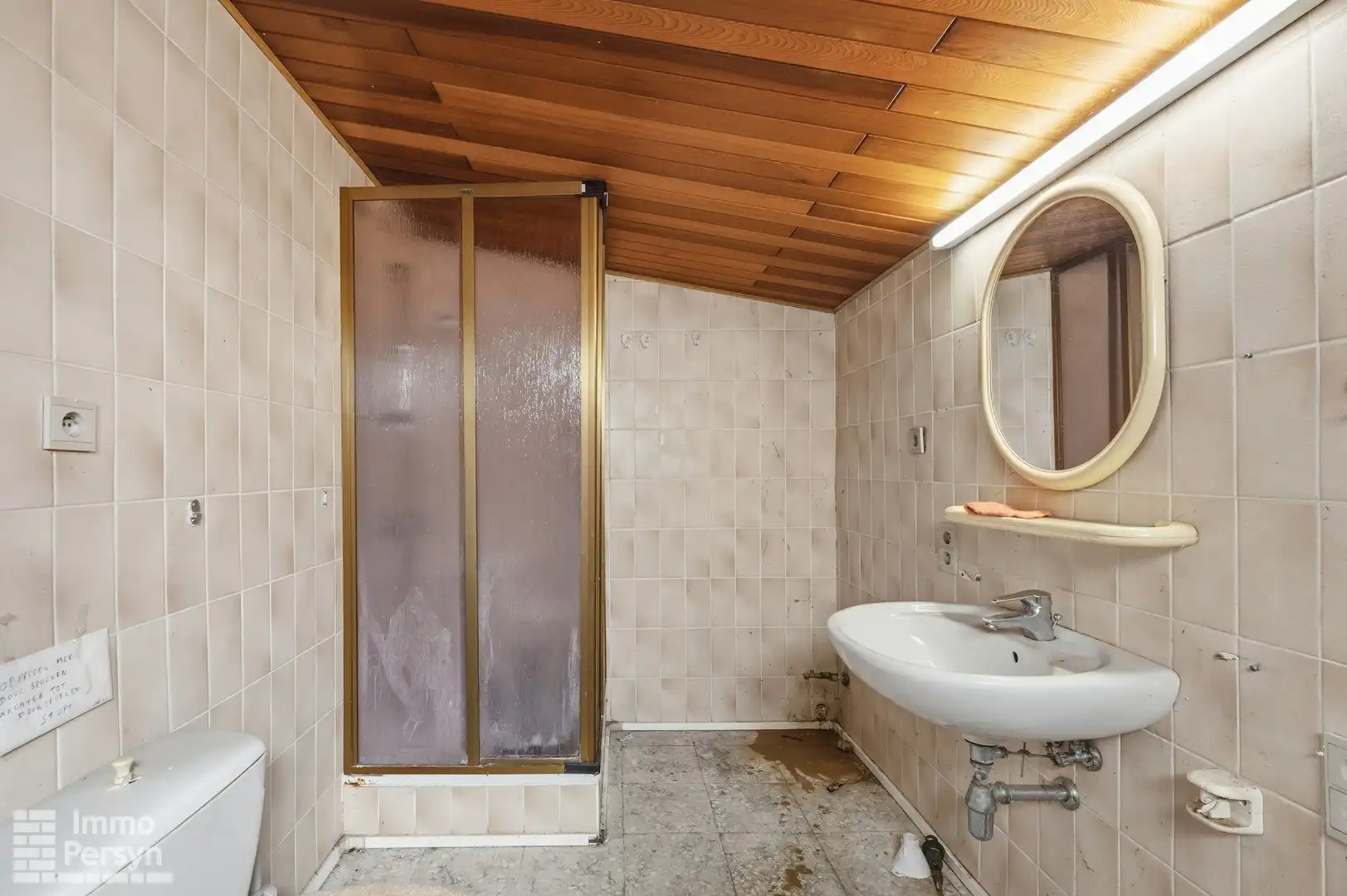 Te renoveren woning met zuidtuin en achteringang met garages foto 8