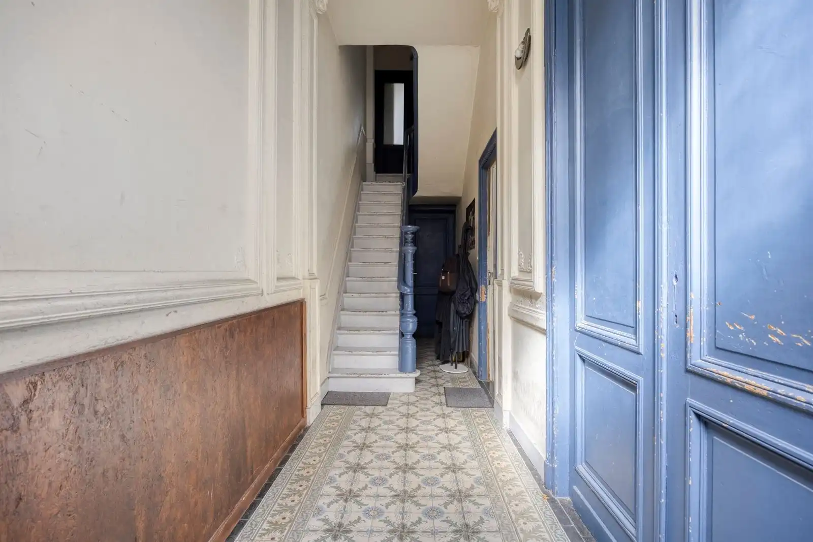 Instapklaar 1-slpk appartement met tuin foto 2