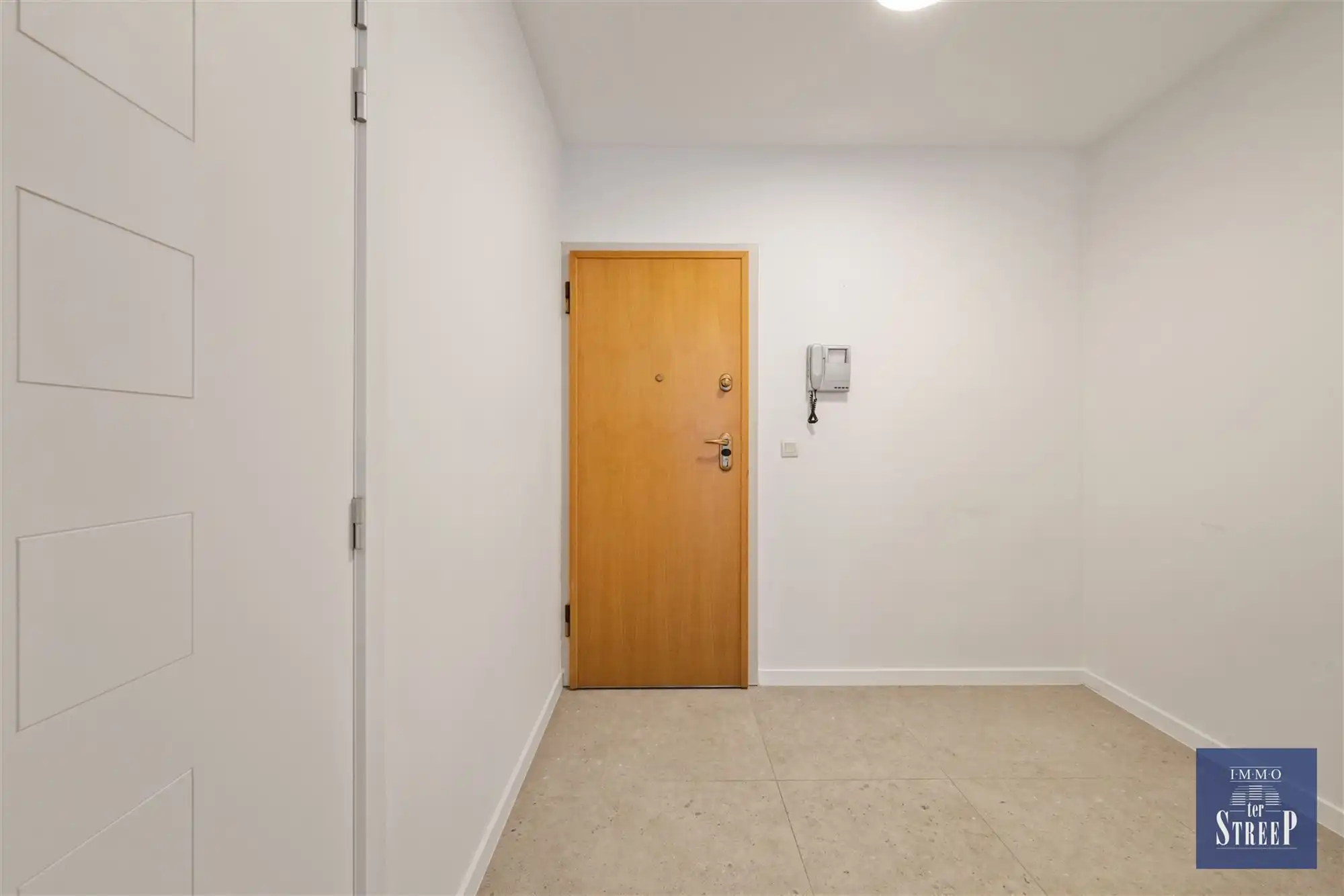 Ruime studio in het centrum van Oostende foto 7